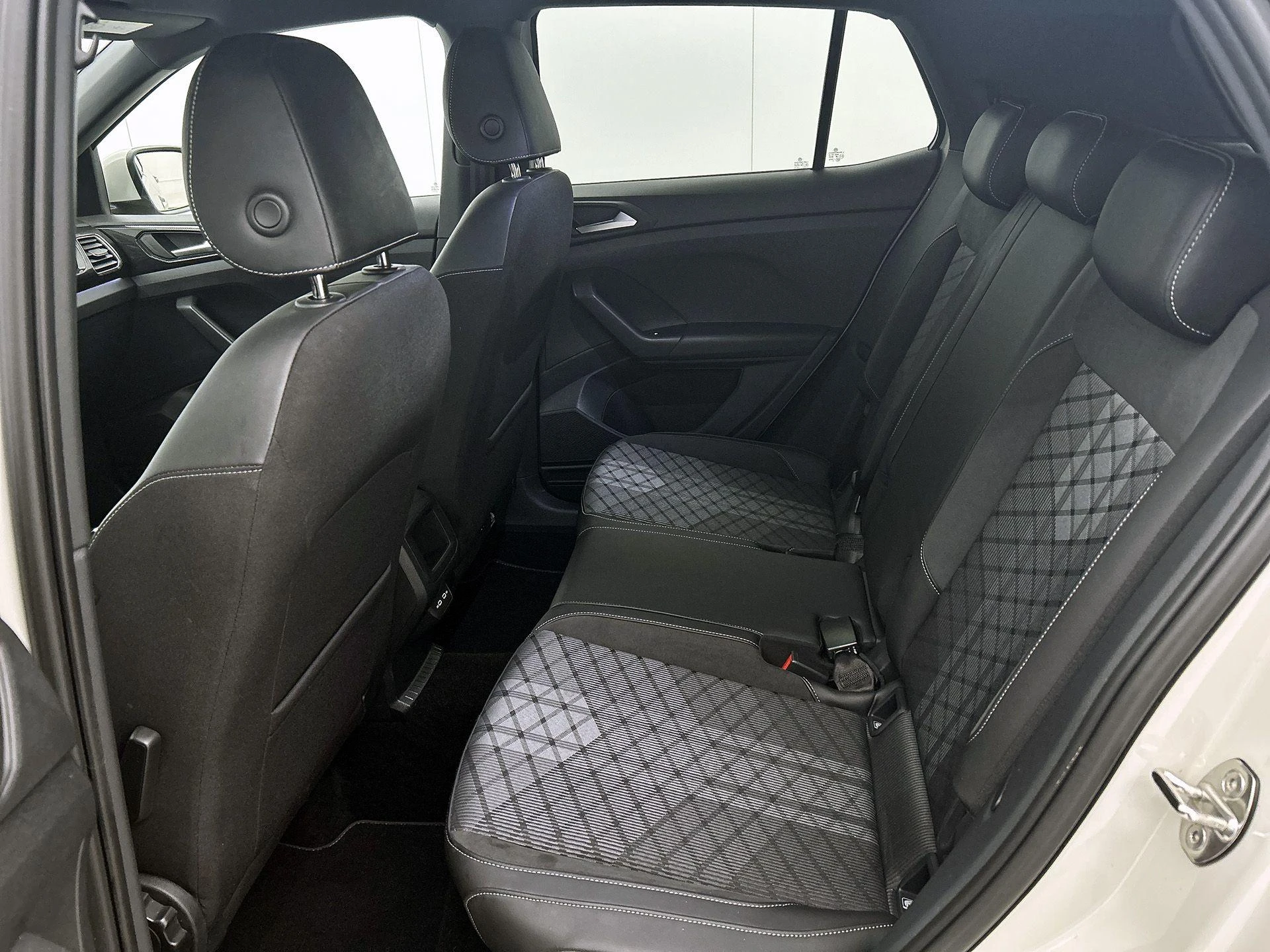 Volkswagen-T-Cross-image-27