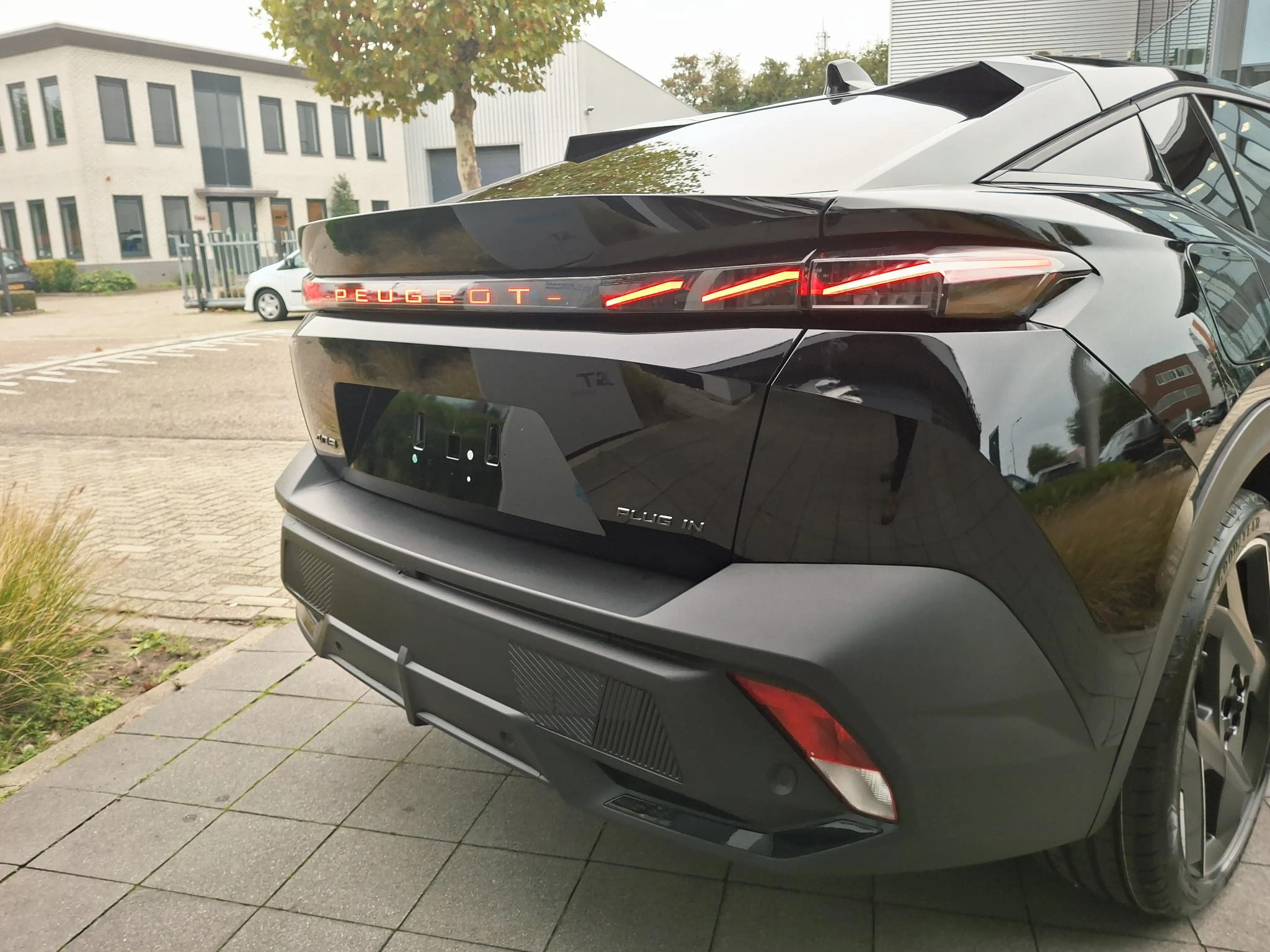 Peugeot-408-image-13