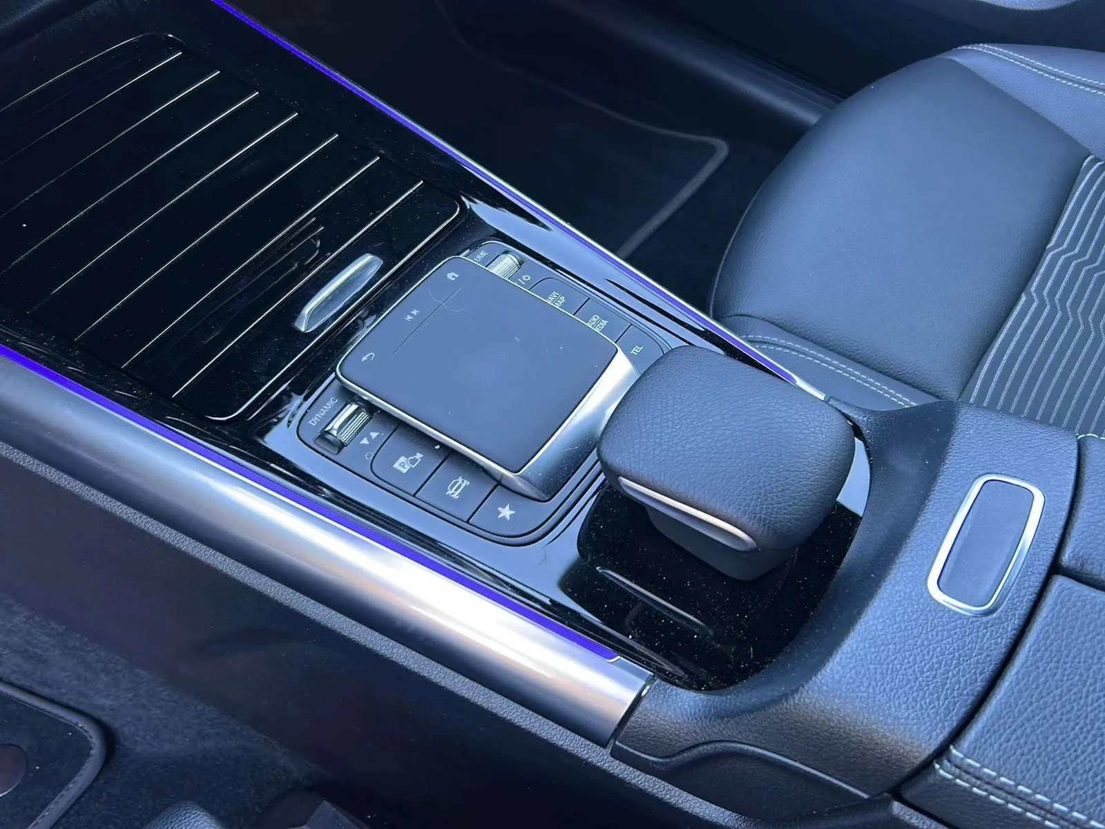 Mercedes-Benz-EQA-image-13