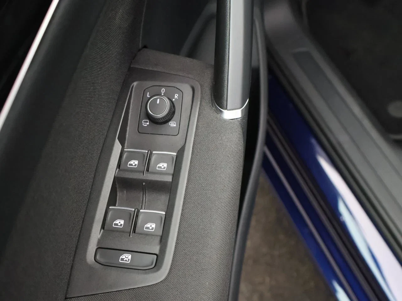 Volkswagen-Touran-image-26