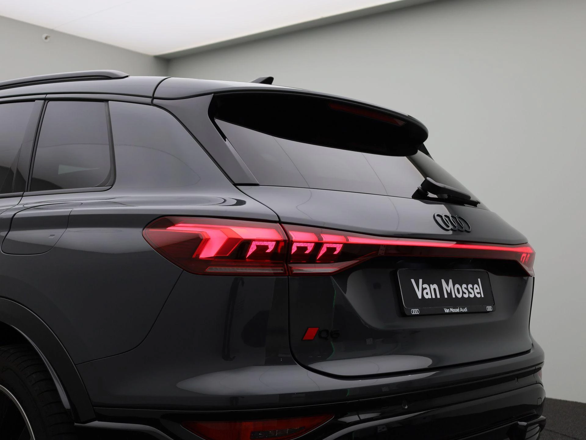 Audi-Q6 e-tron-image-60