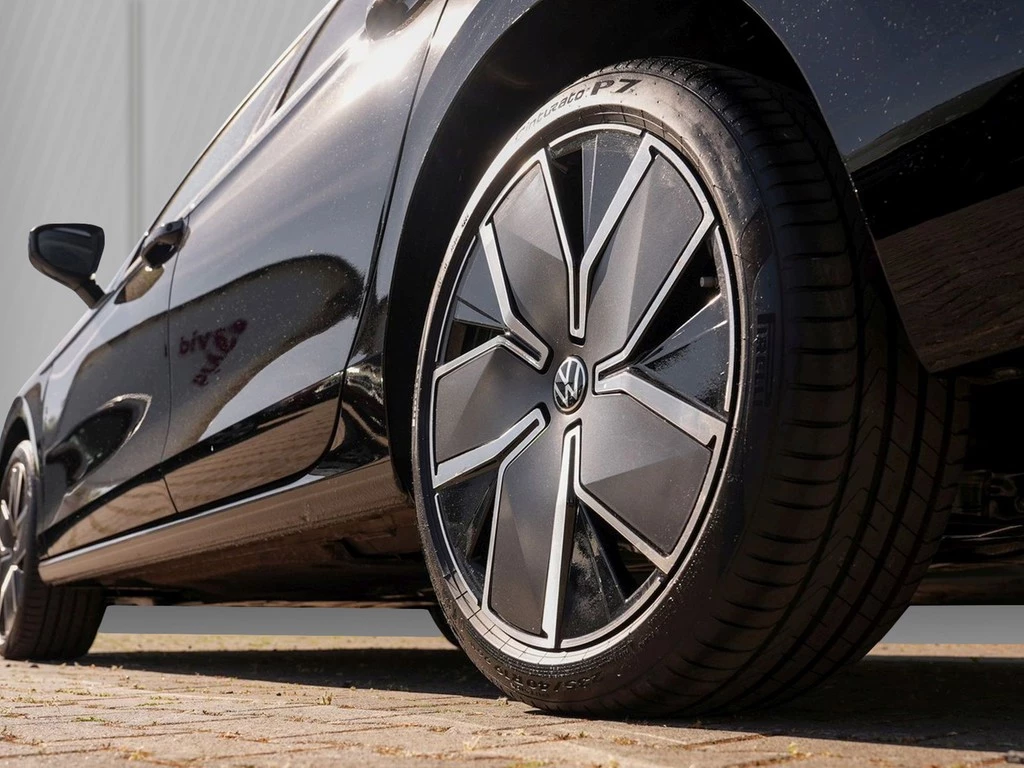 Volkswagen-Passat-image-4