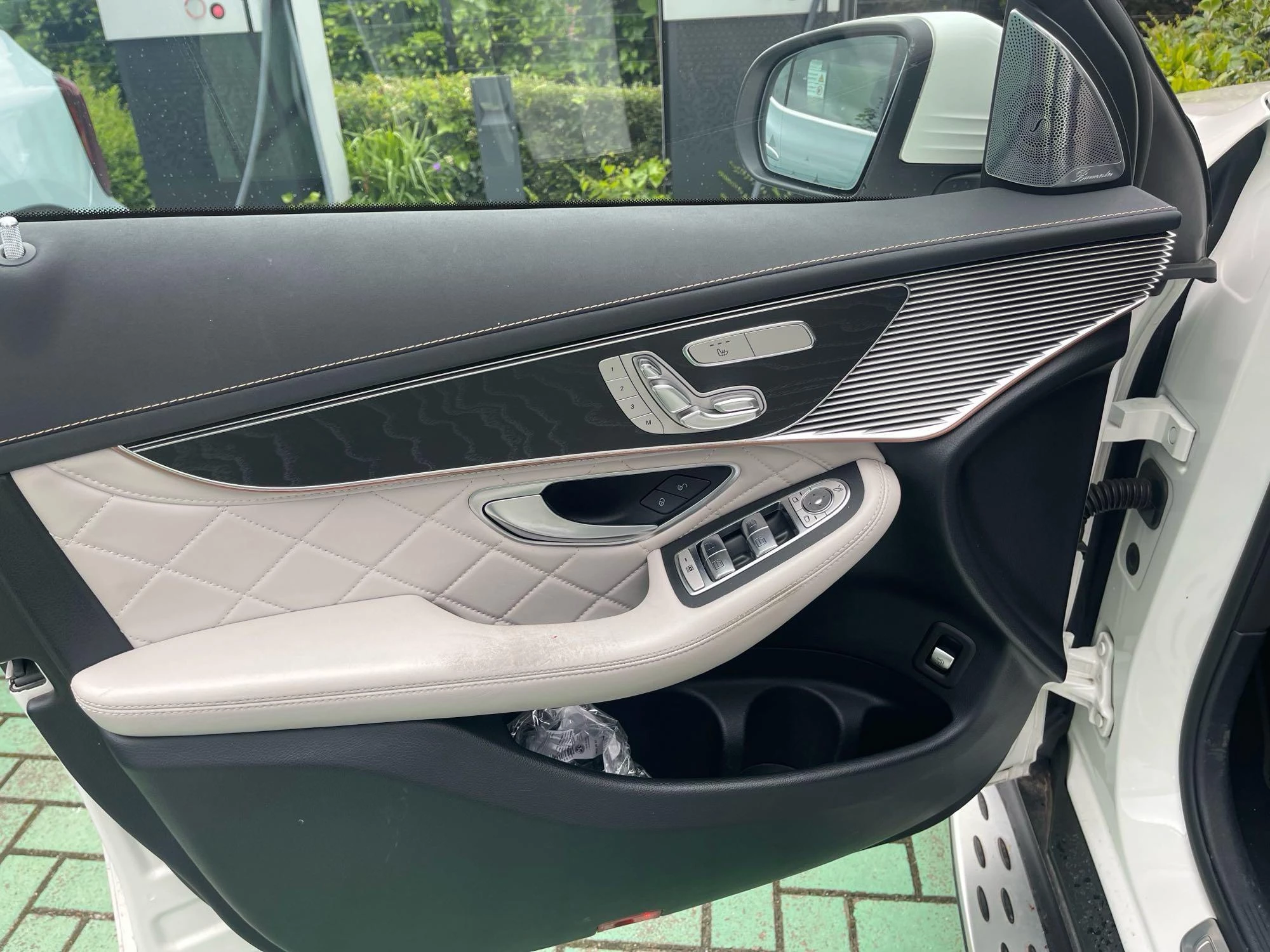 Mercedes-Benz EQC 400 4MATIC AMG LINE + LEDER EXCLUSIVE + CARPLAY + OPENDAK + BUMESTER +