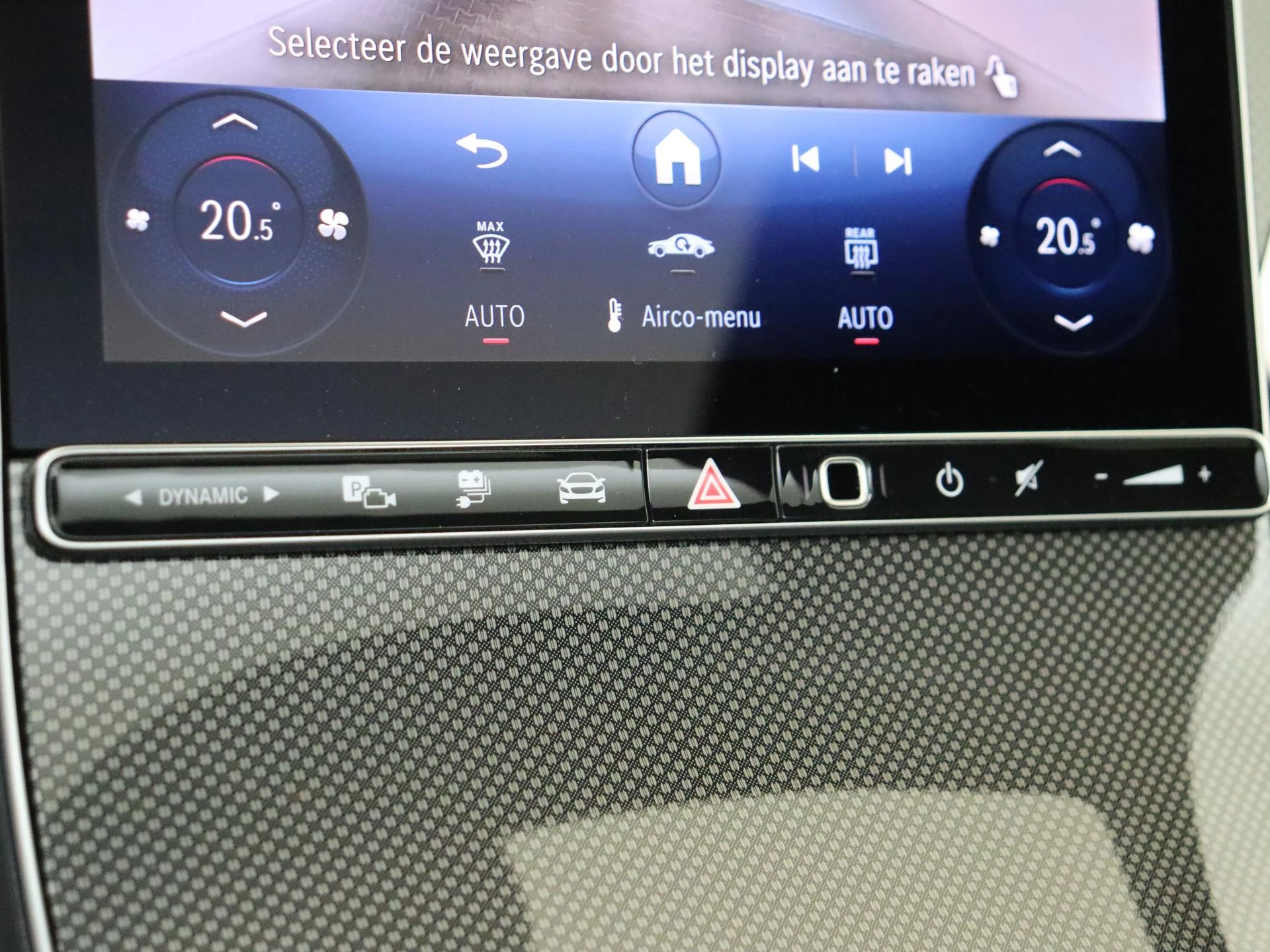 Mercedes-Benz-GLC-image-19