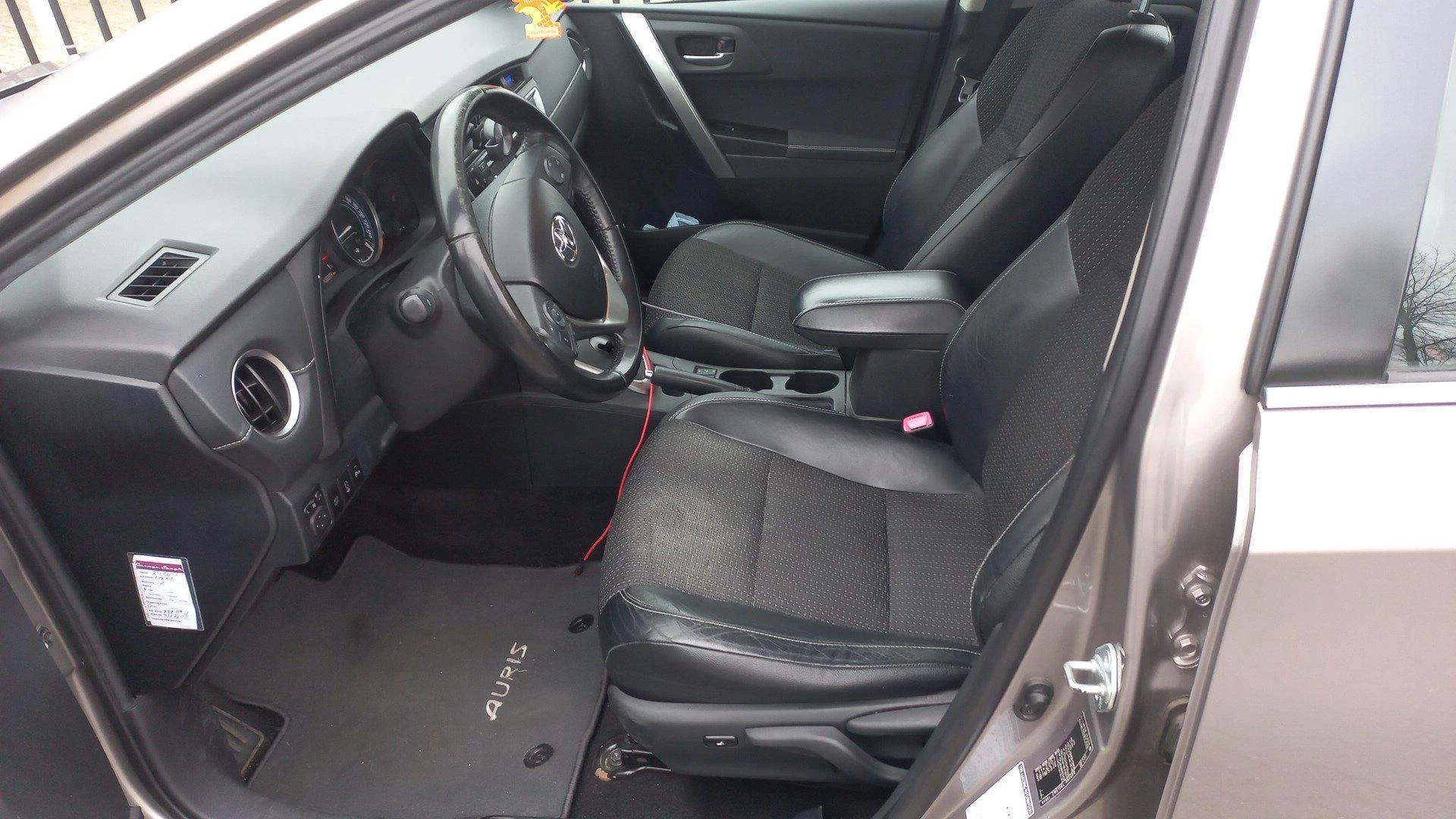 Toyota Auris 1.8 Hybrid Lease Pro