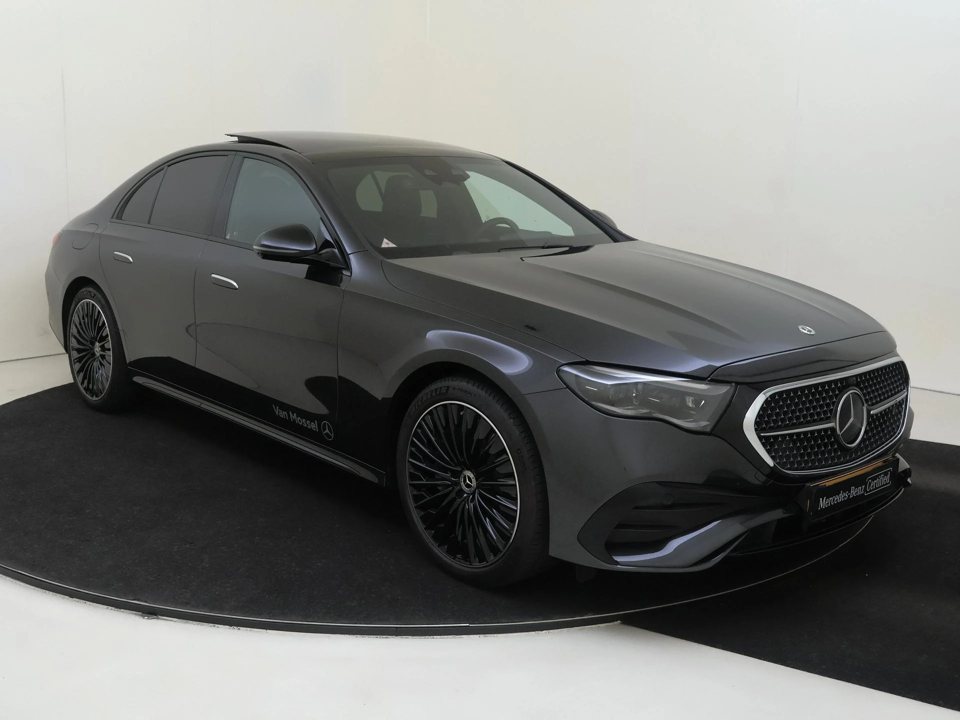 Mercedes-Benz-E-Klasse-image-1