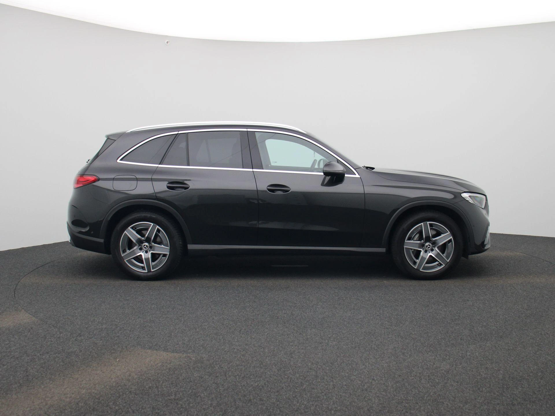 Mercedes-Benz-GLC-image-7
