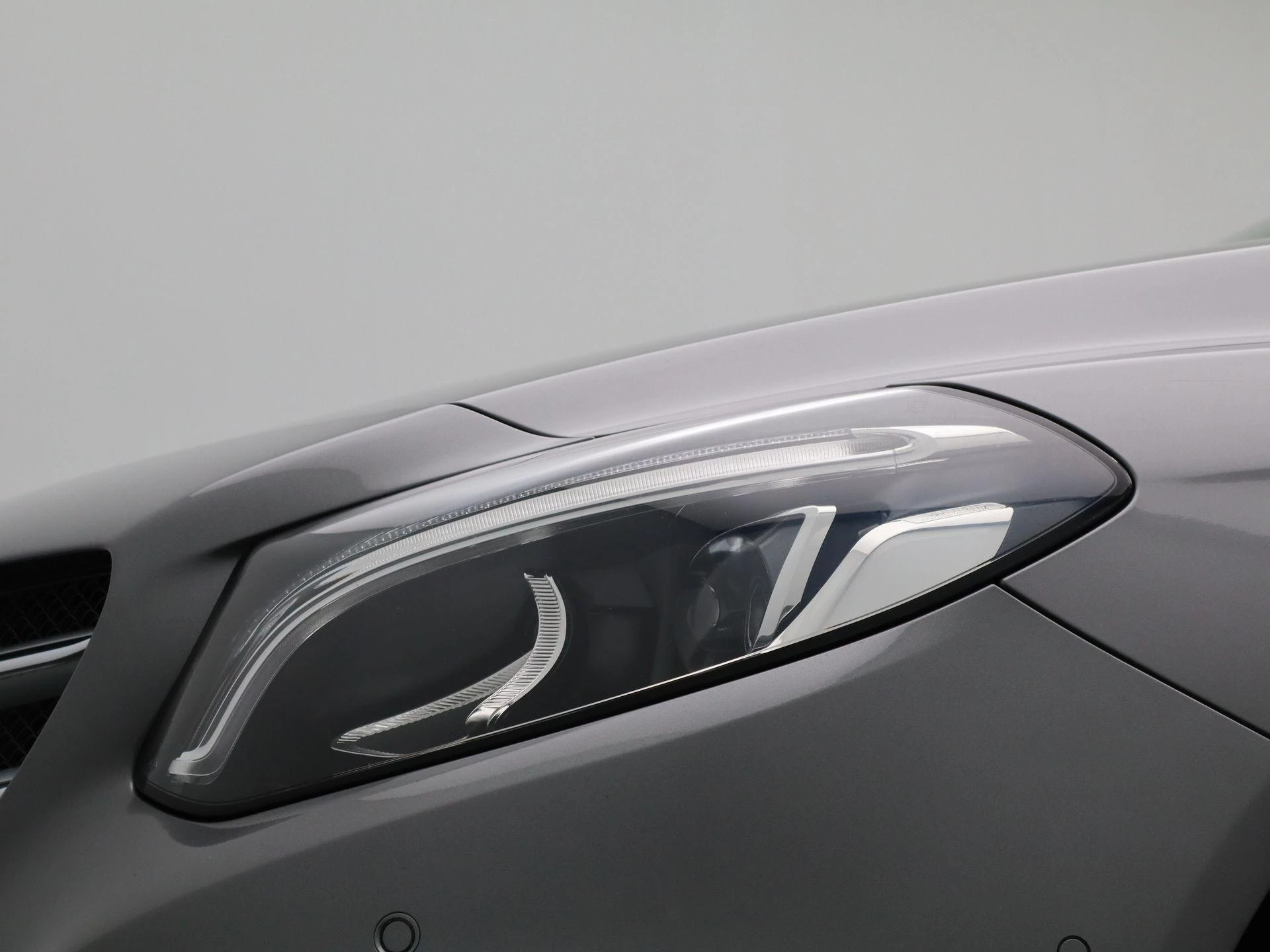 Mercedes-Benz-B-Klasse-image-13