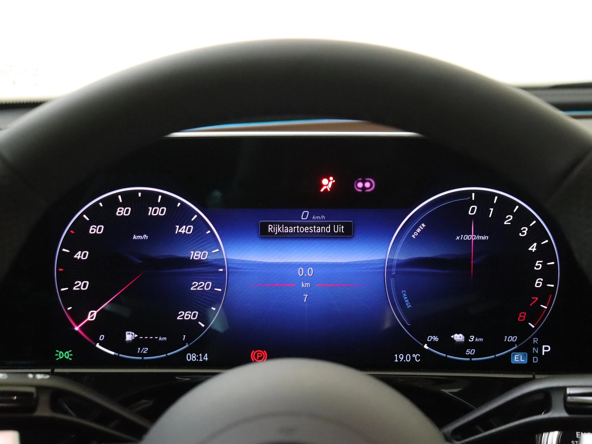 Mercedes-Benz-E-Klasse-image-13