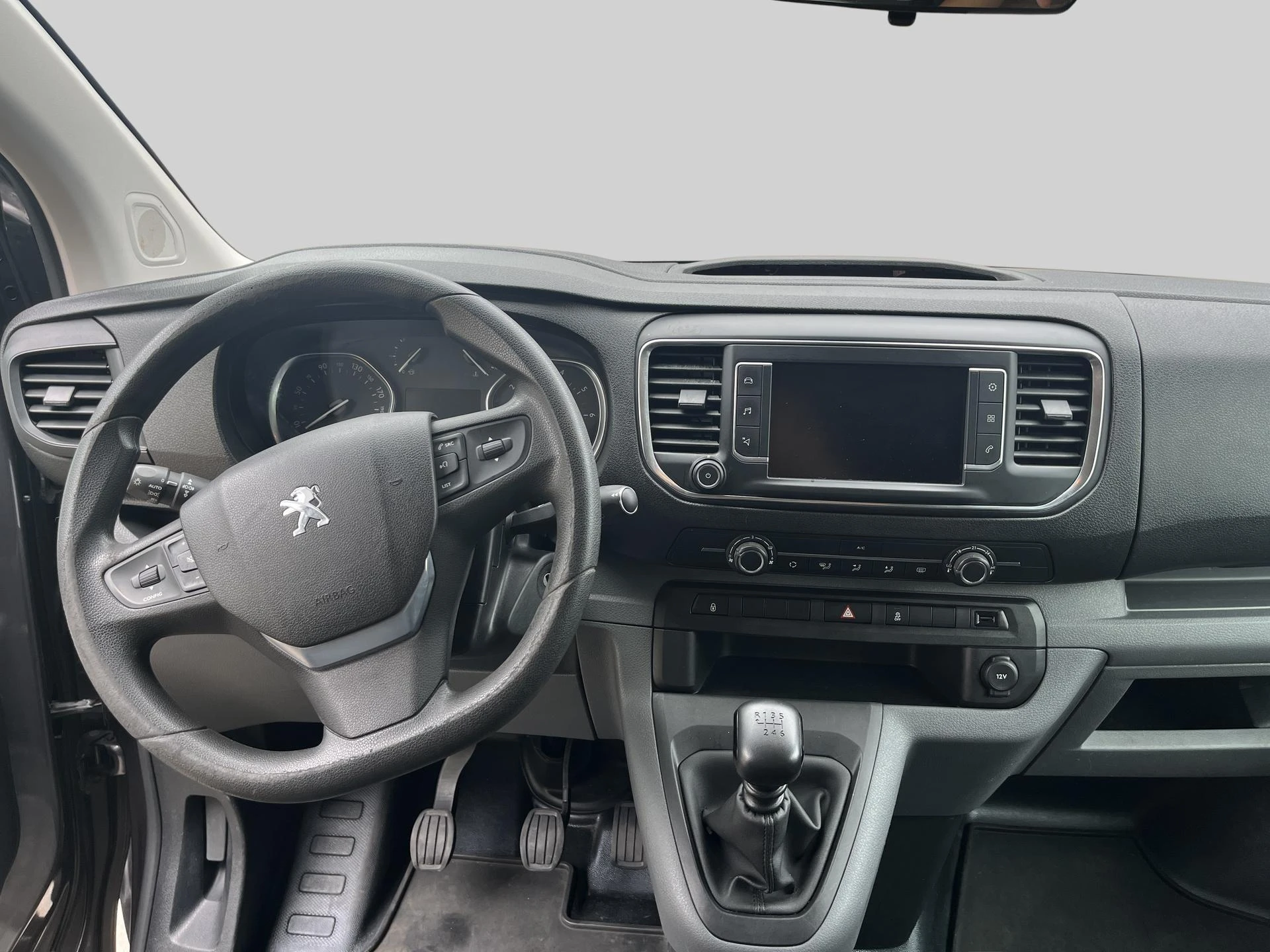 Peugeot-Expert-image-11
