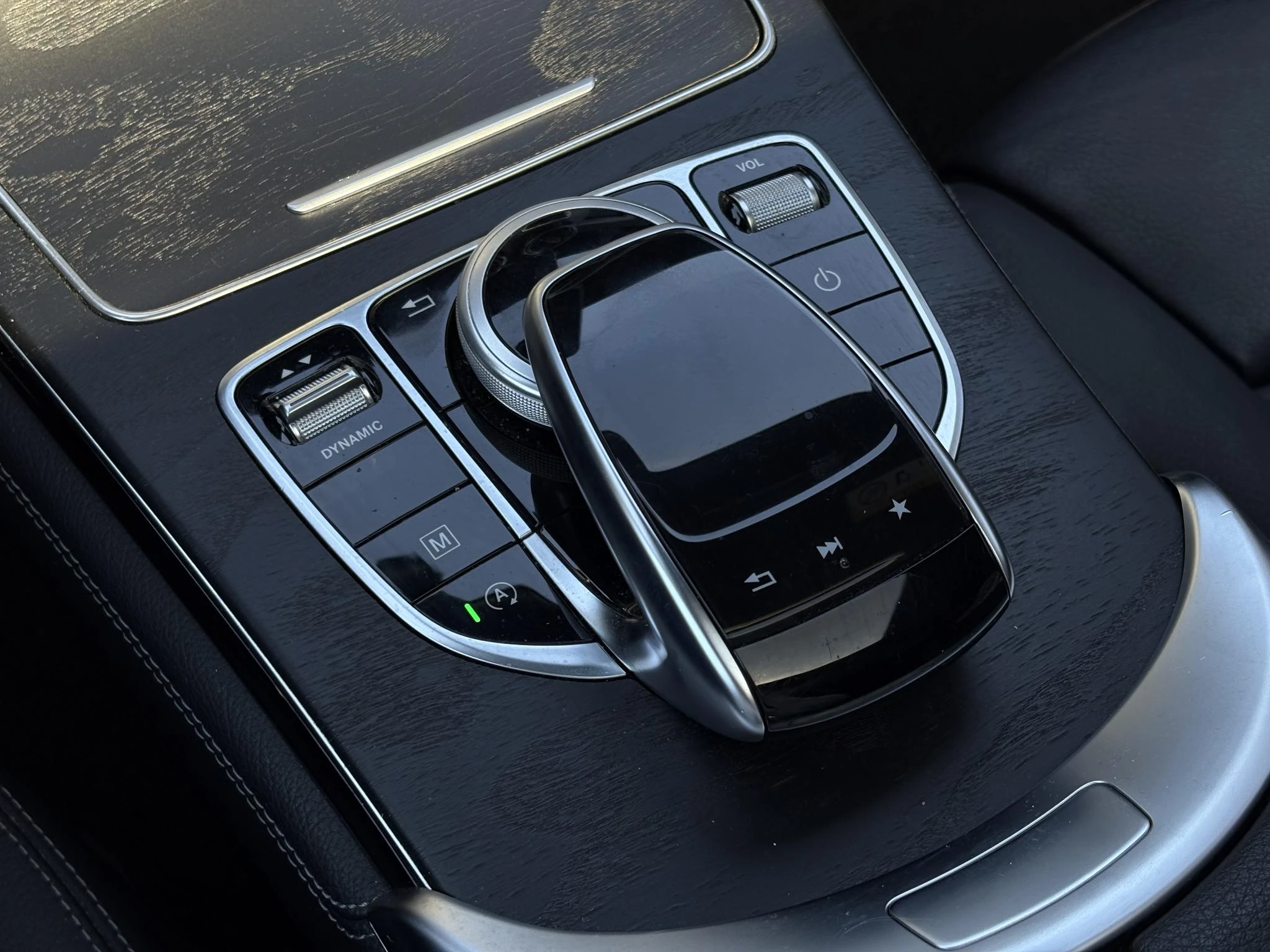 Mercedes-Benz-GLC-image-8