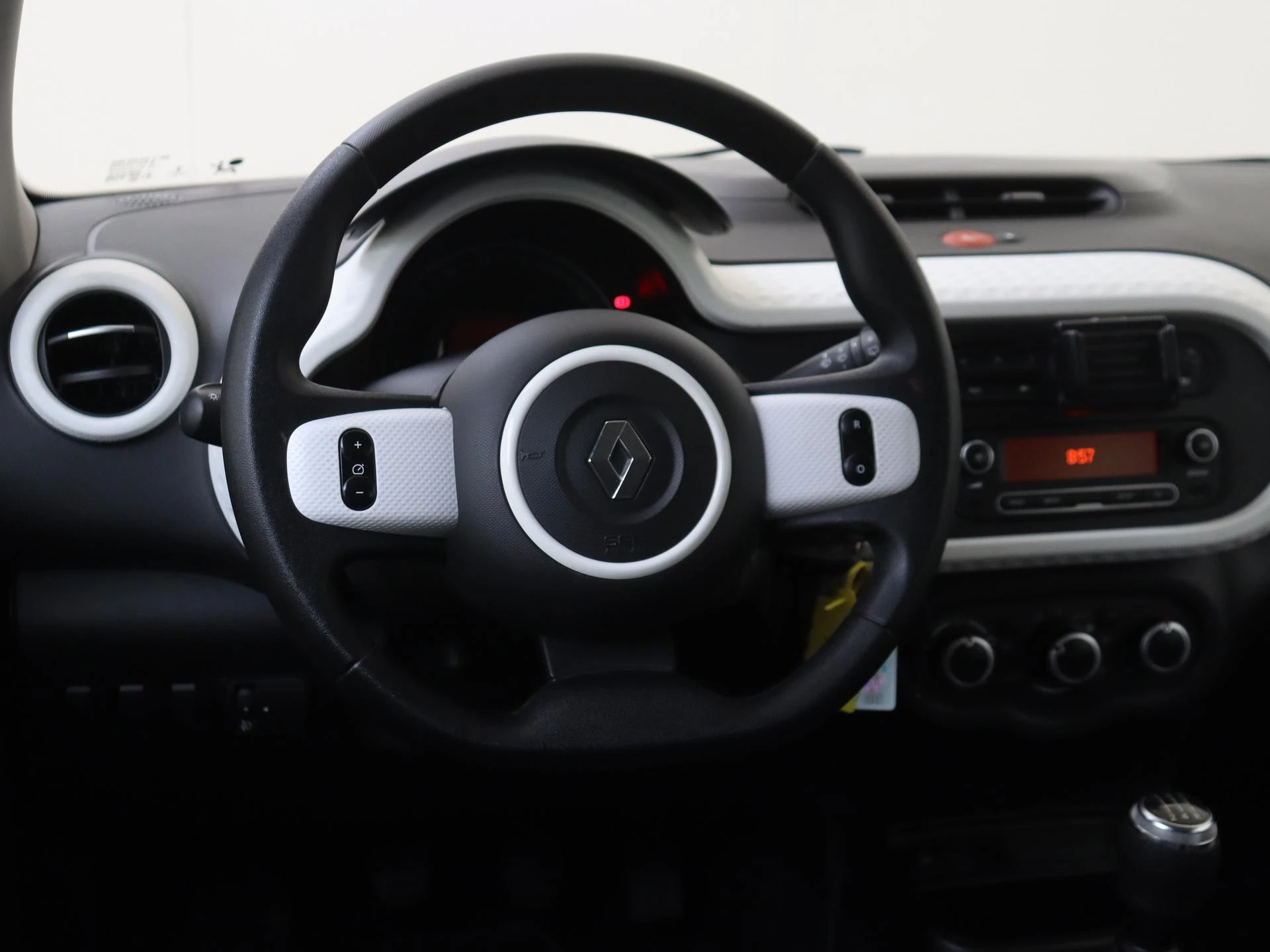 Renault-Twingo-image-13