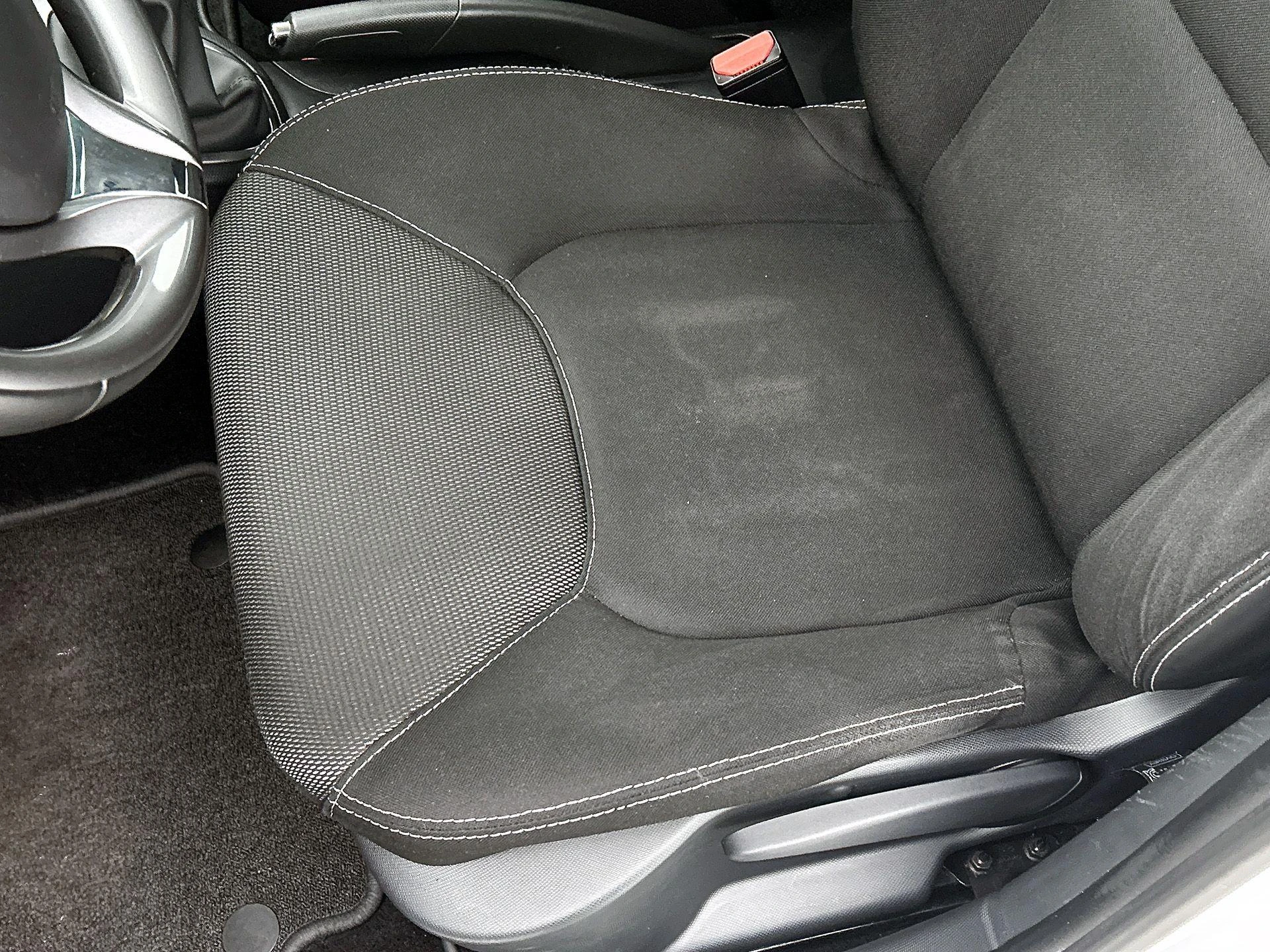 Renault-Clio-image-12