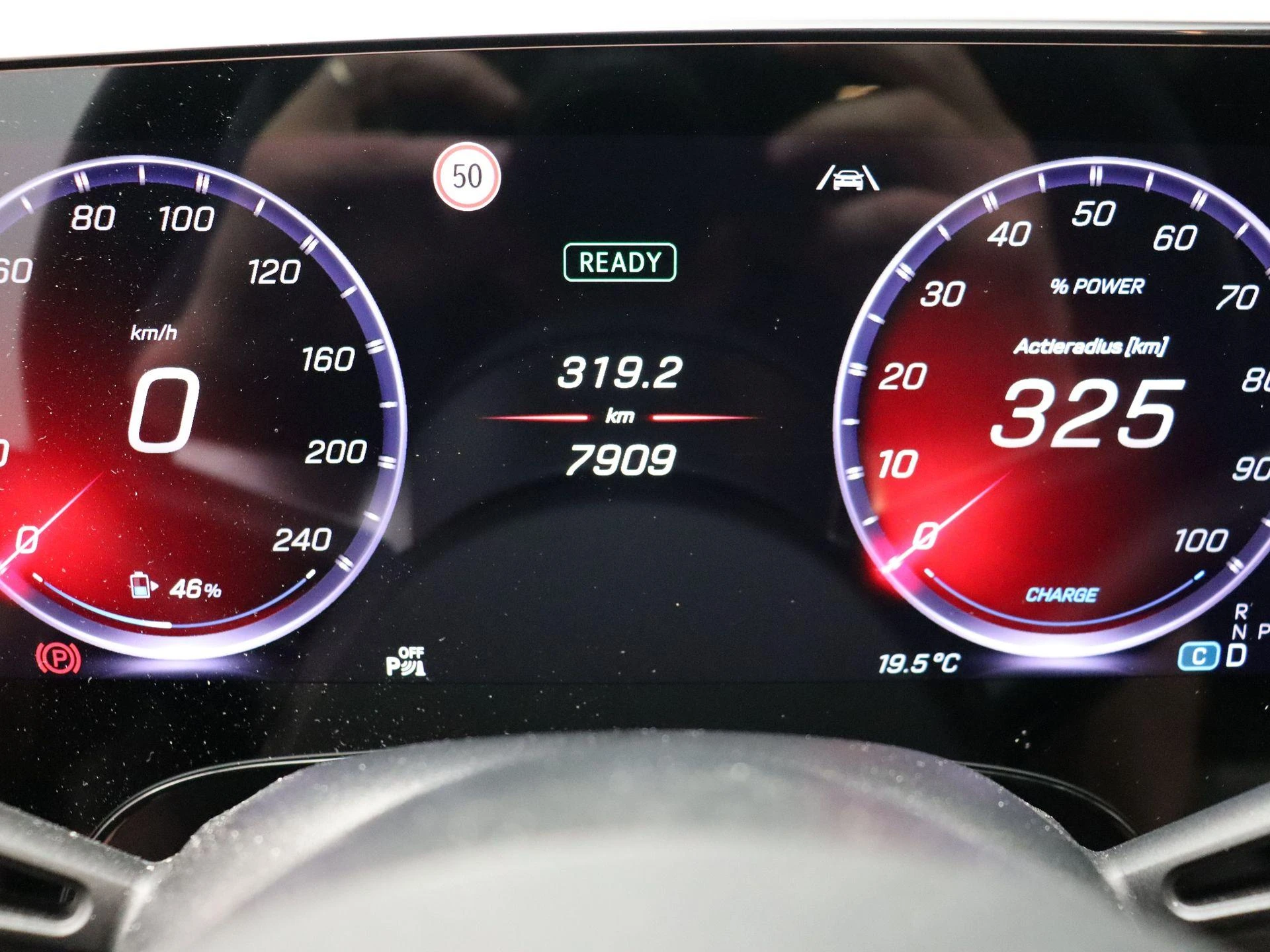 Mercedes-Benz-CLA-image-13