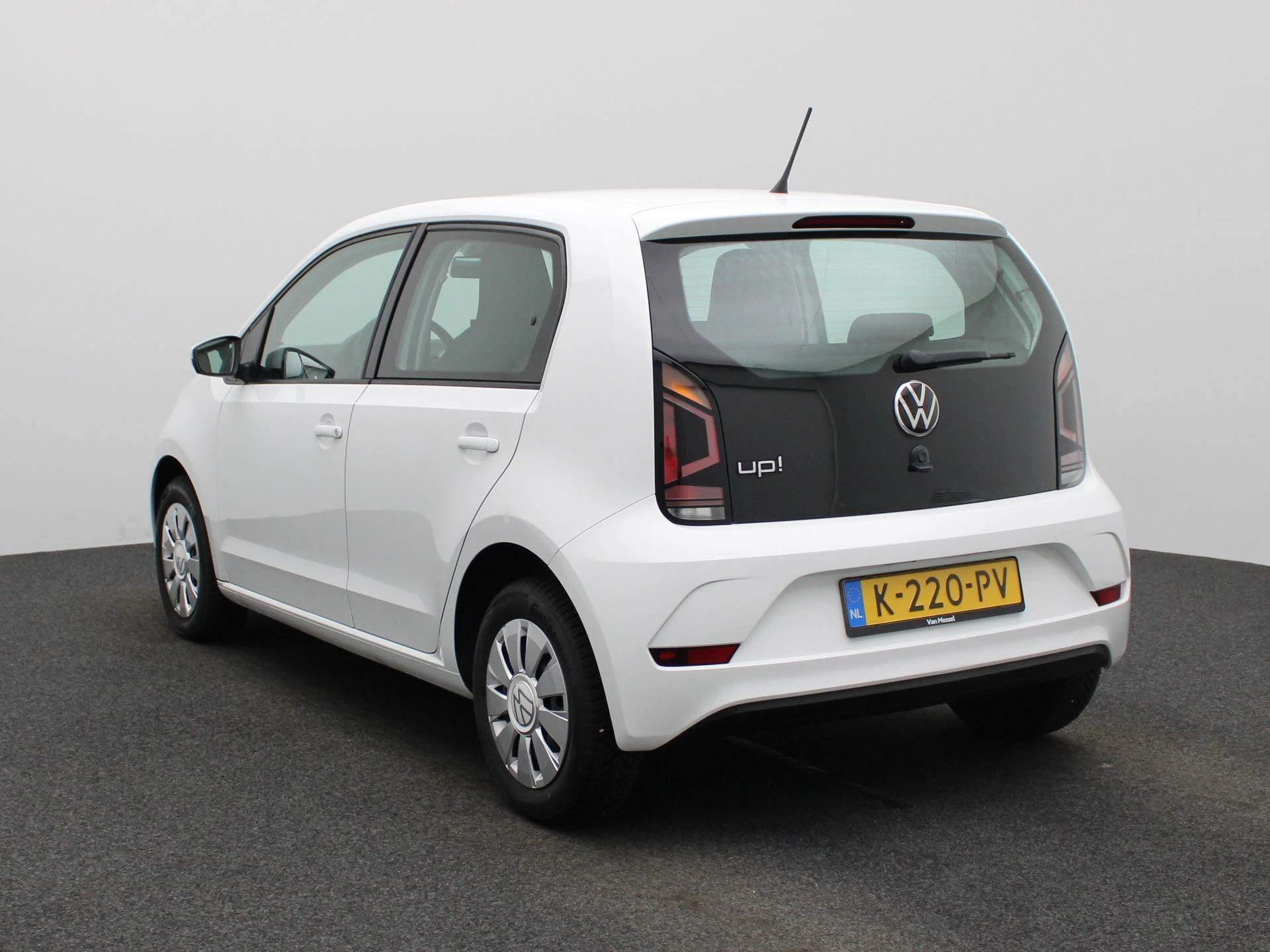 Volkswagen-up!-image-1