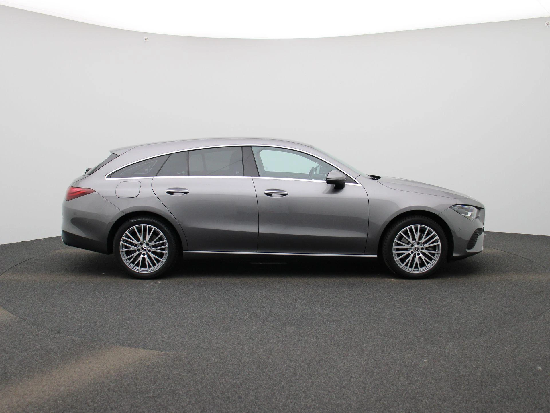 Mercedes-Benz-CLA-image-7