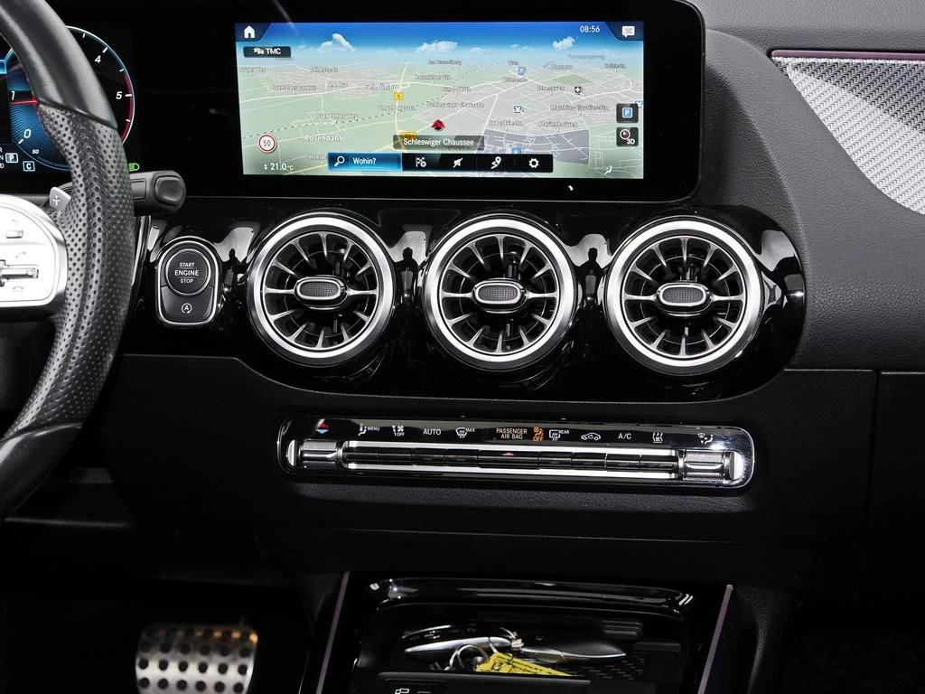 Mercedes-Benz-GLA 220 d-image-11