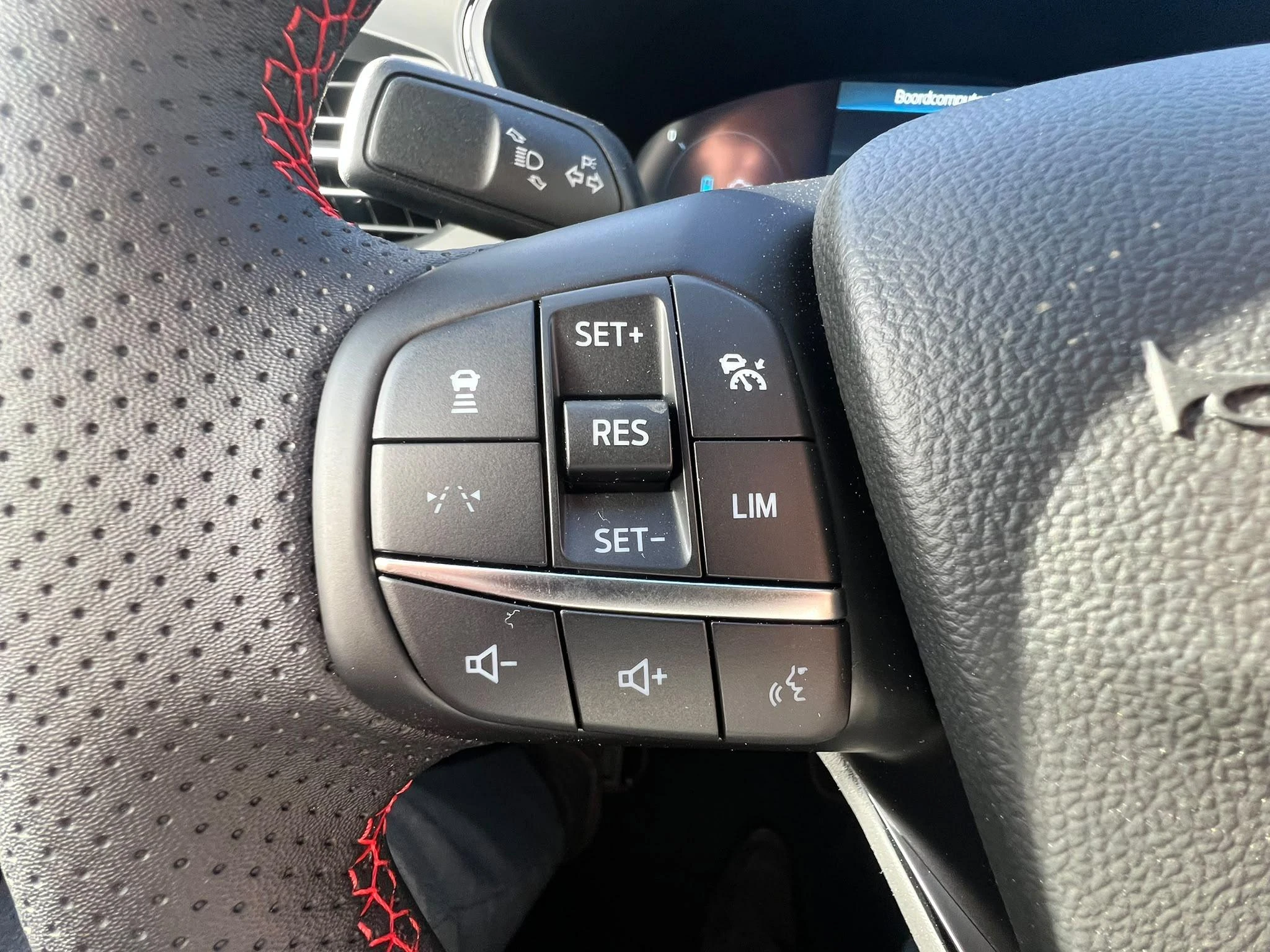 Ford-Kuga-image-11