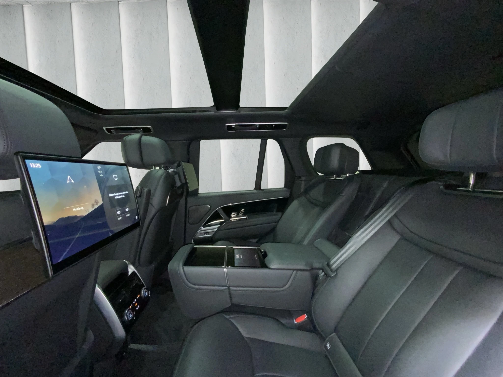 Land Rover-Range Rover-image-7