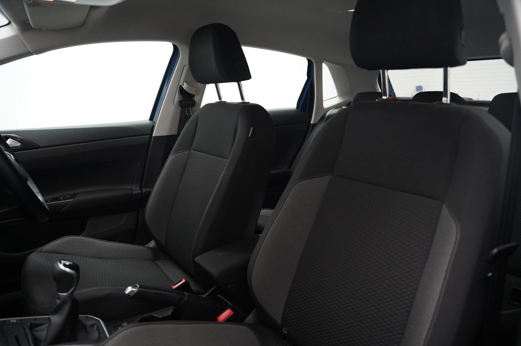 Volkswagen-Polo-image-23