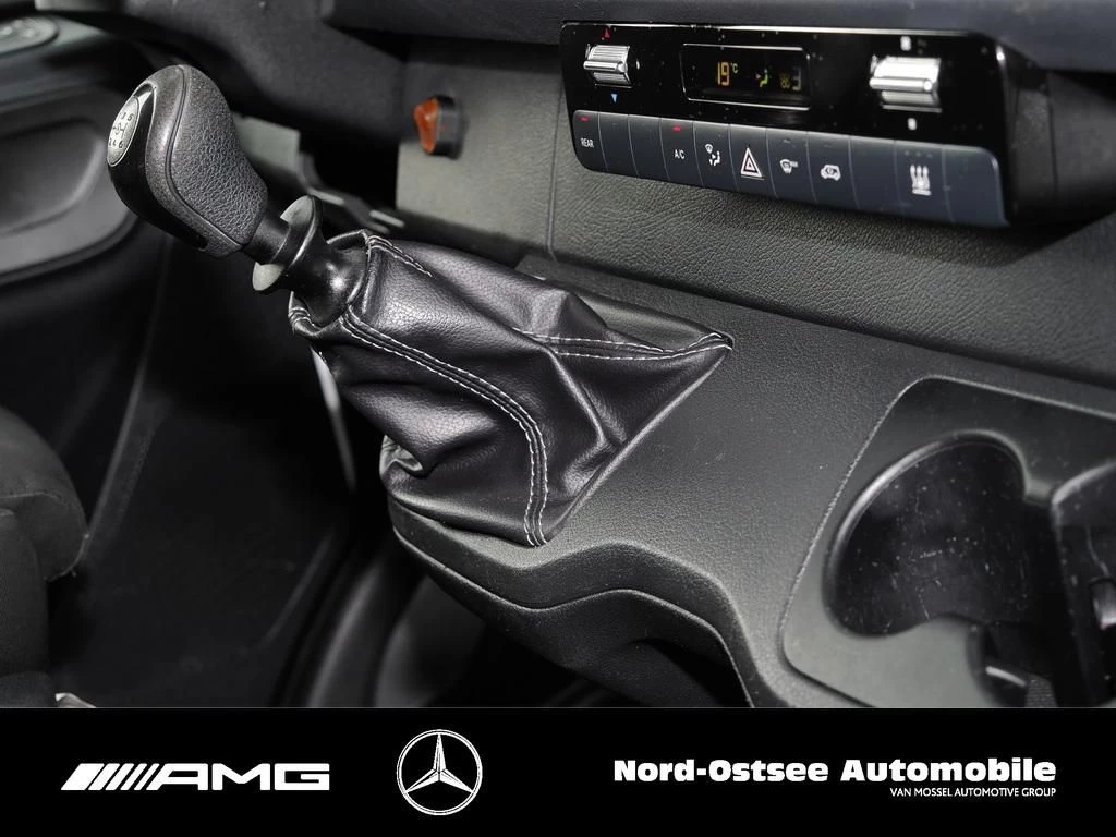 Mercedes-Benz-Sprinter-image-9