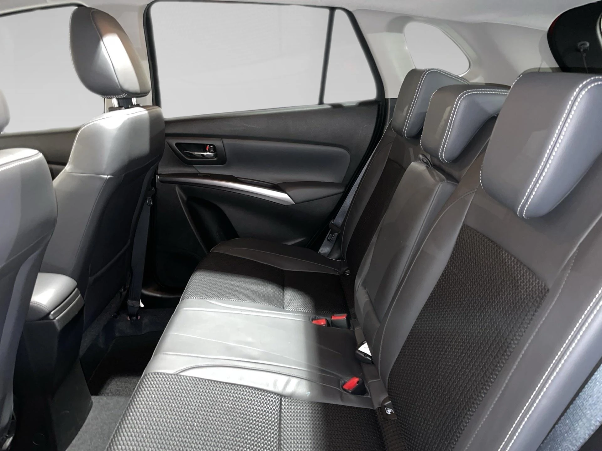 Suzuki S-Cross 1.5 Full Hybrid AGS Grand Luxe+ 2WD A/T