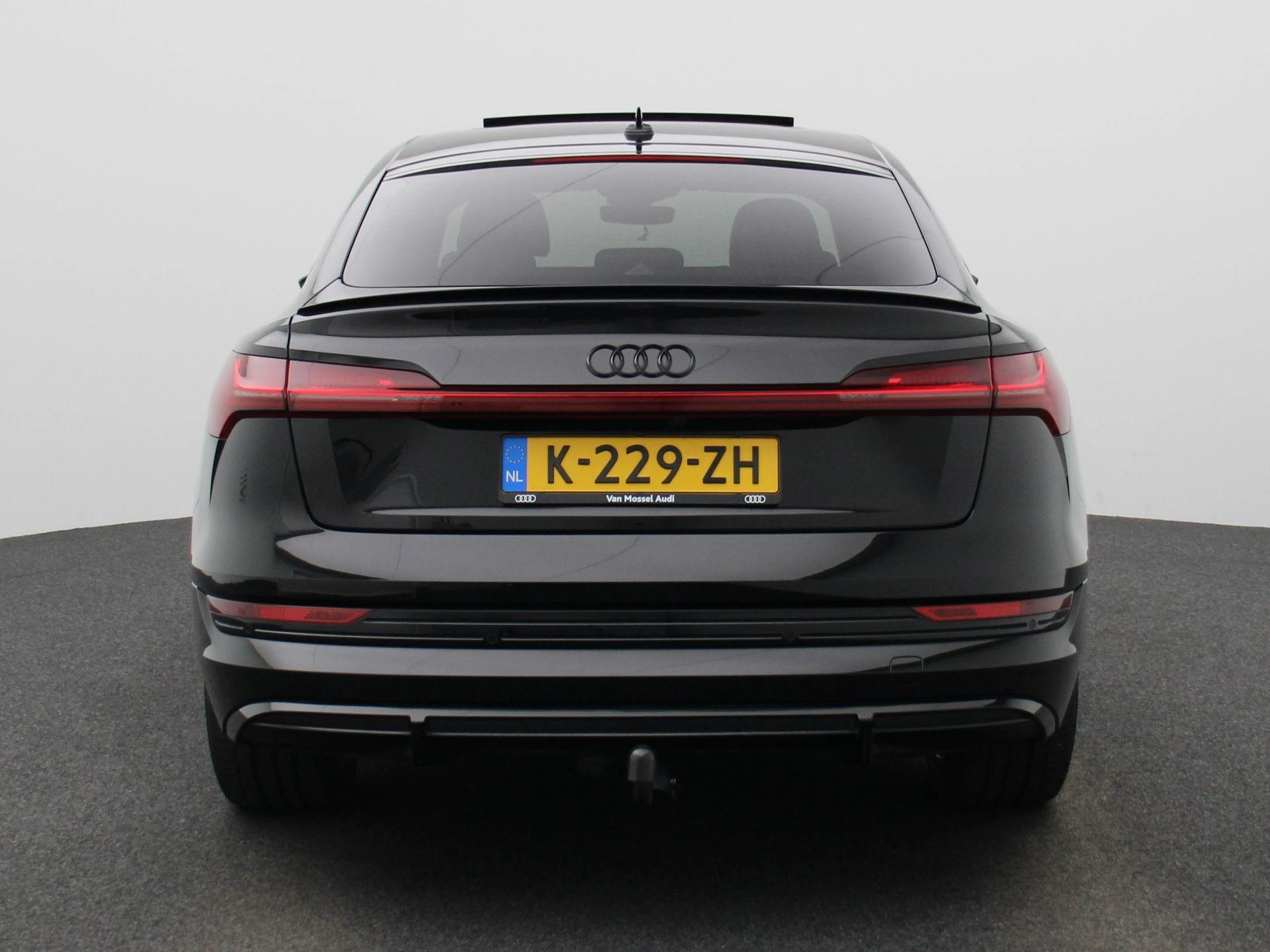 Audi-e-tron-image-4