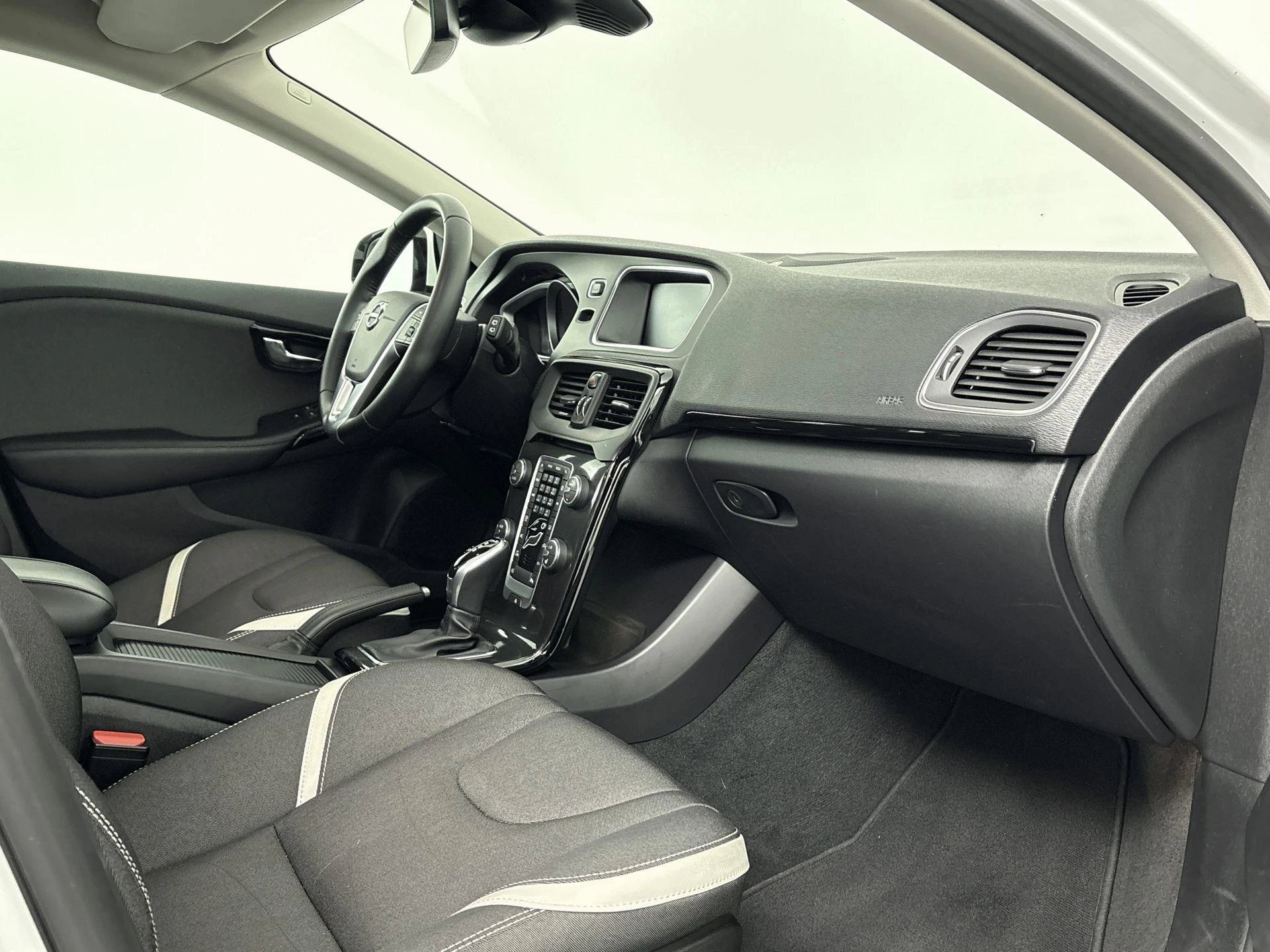 Volvo-V40-image-14
