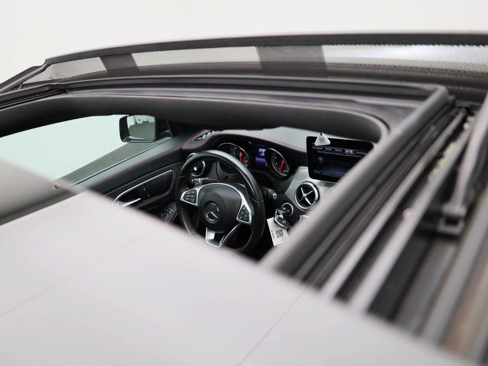 Mercedes-Benz-CLA-image-42