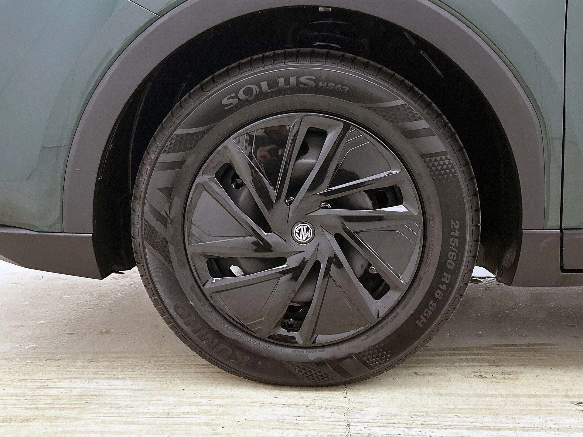 MG ZS - 43