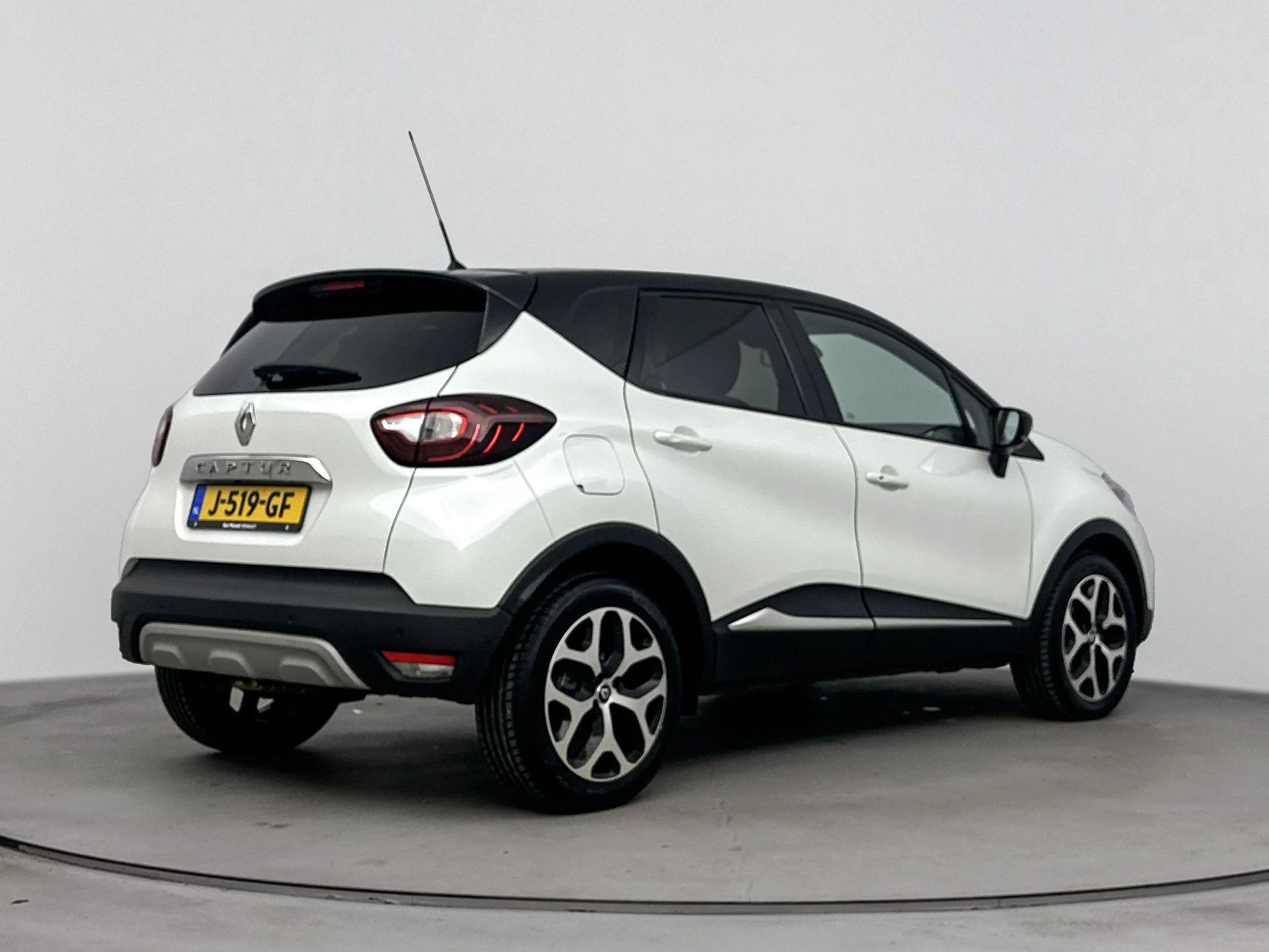 Renault-Captur-image-3