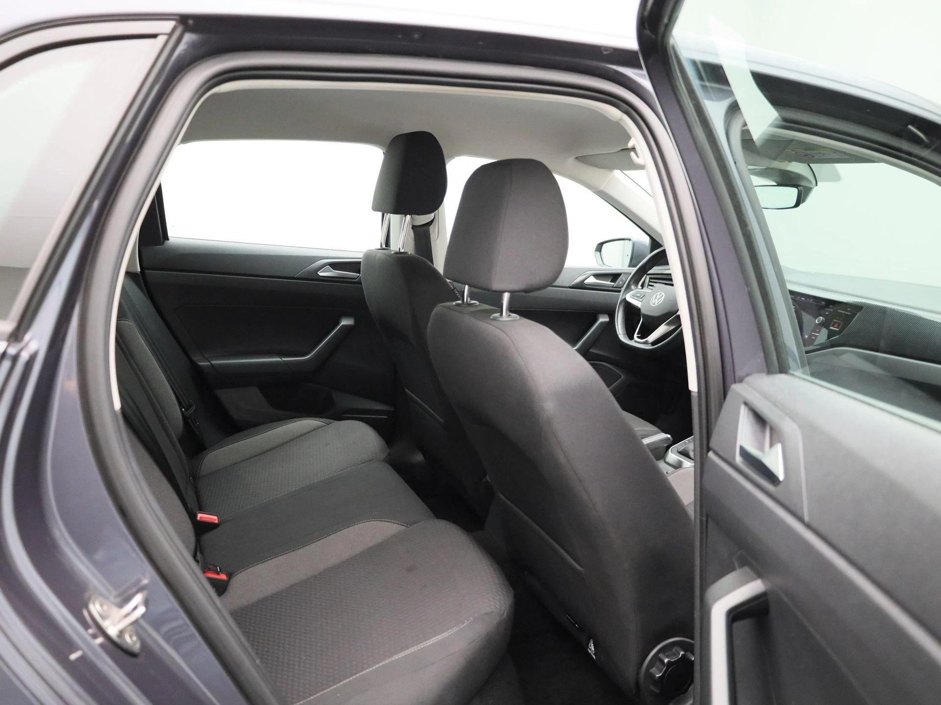 Volkswagen-Polo-image-32