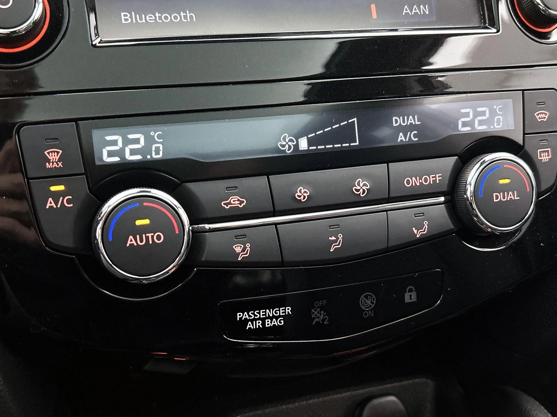 Nissan-QASHQAI-image-17