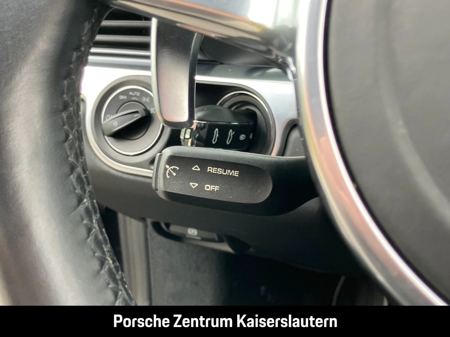 Porsche 911 991 Carrera Cabriolet Sportabgas PASM BOSE carrera