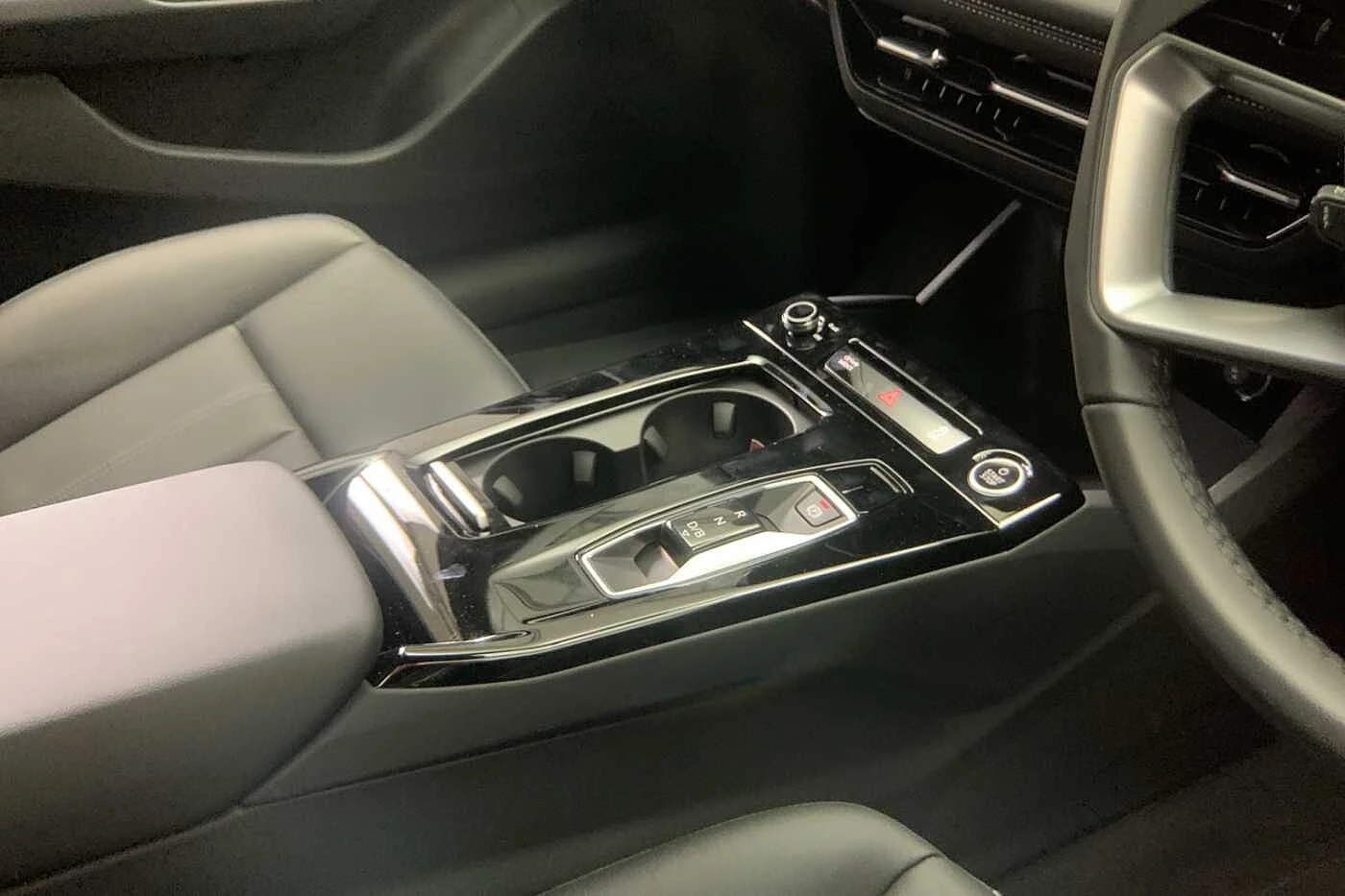 Audi-A6 Avant e-tron-image-7