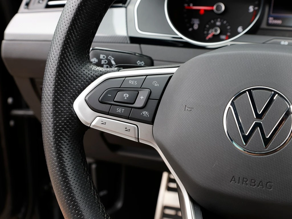 Volkswagen-Passat-image-15
