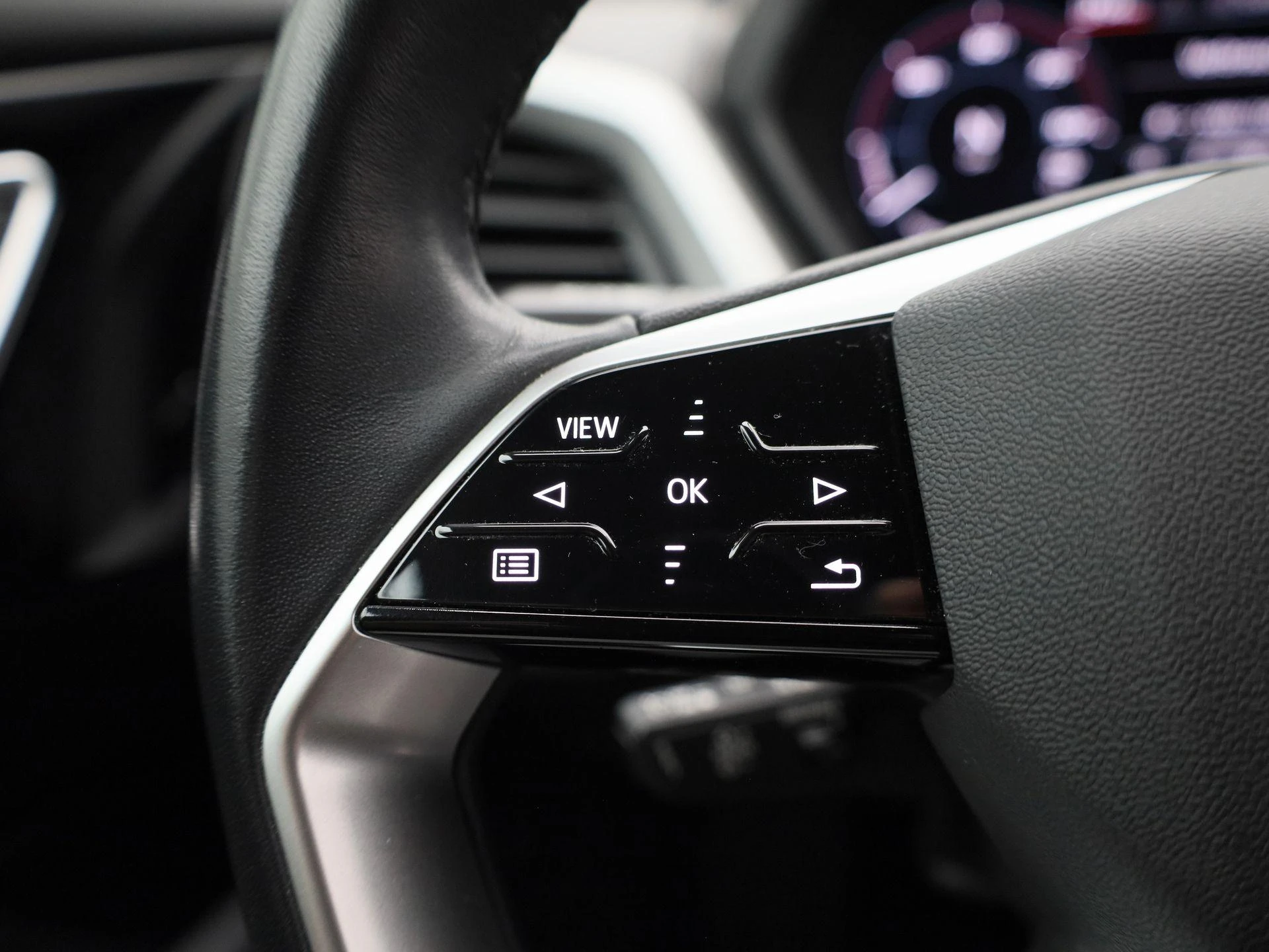 Audi-Q4 e-tron-image-17