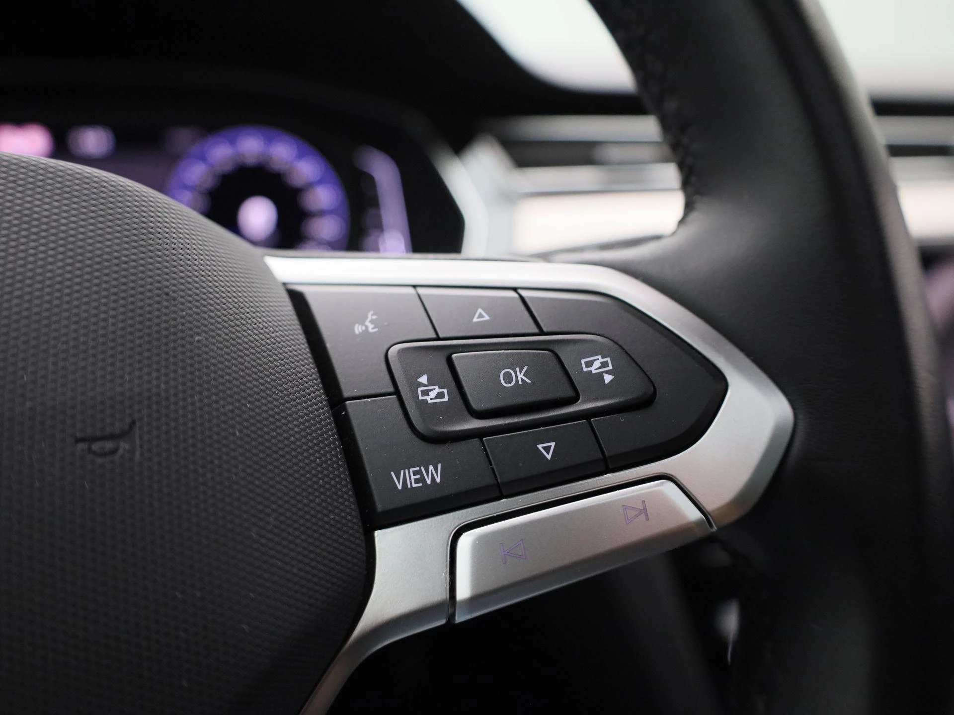 Volkswagen-Passat-image-18