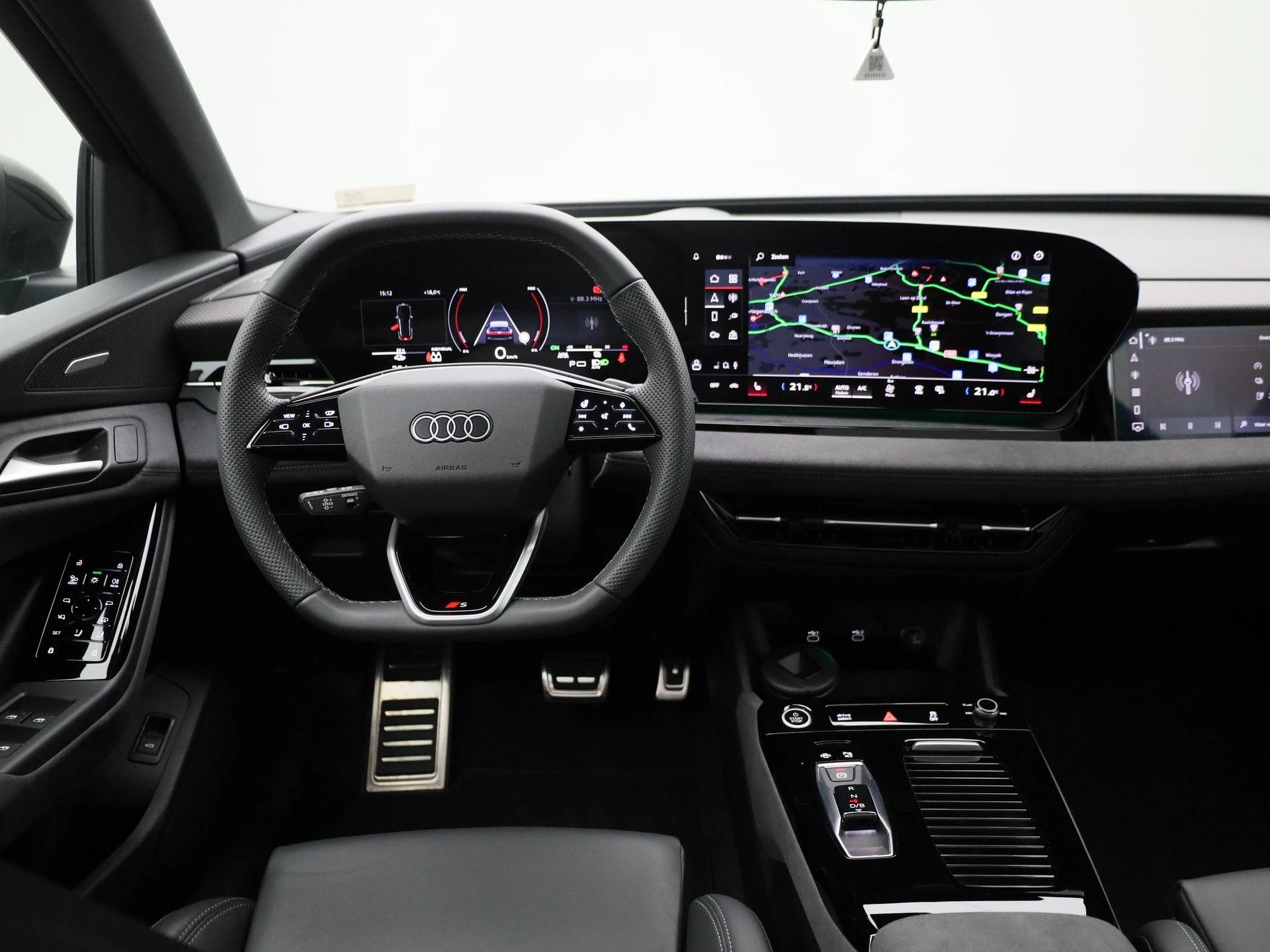 Audi-Q6 e-tron-image-6