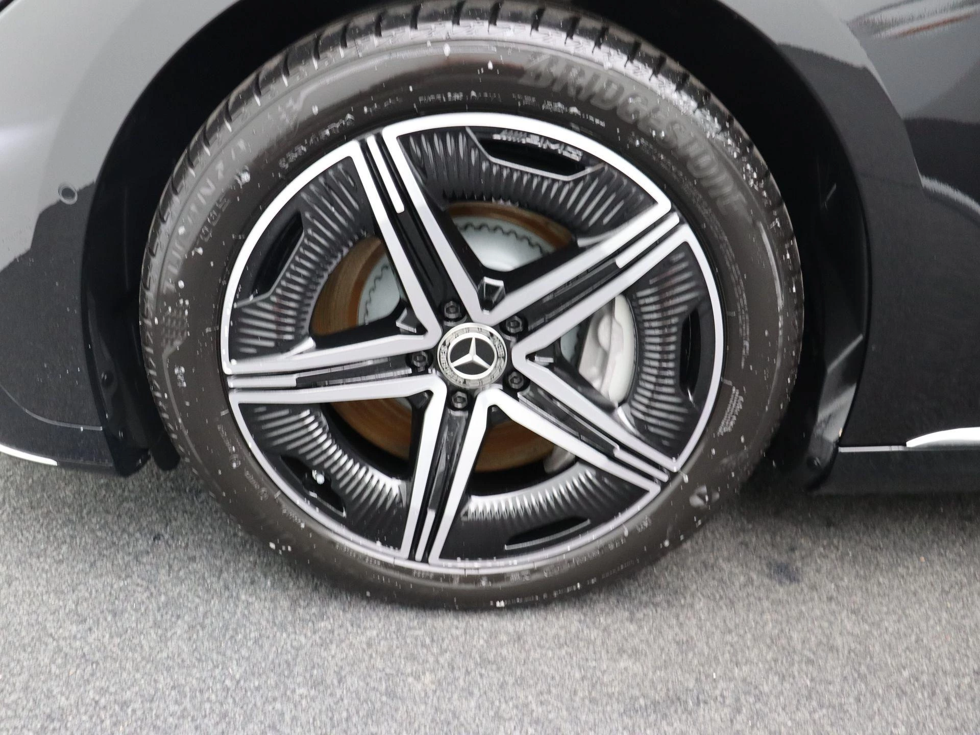 Mercedes-Benz EQE 300 AMG Line + PANORAMISCH DAK + CARPLAY + CAMERA +