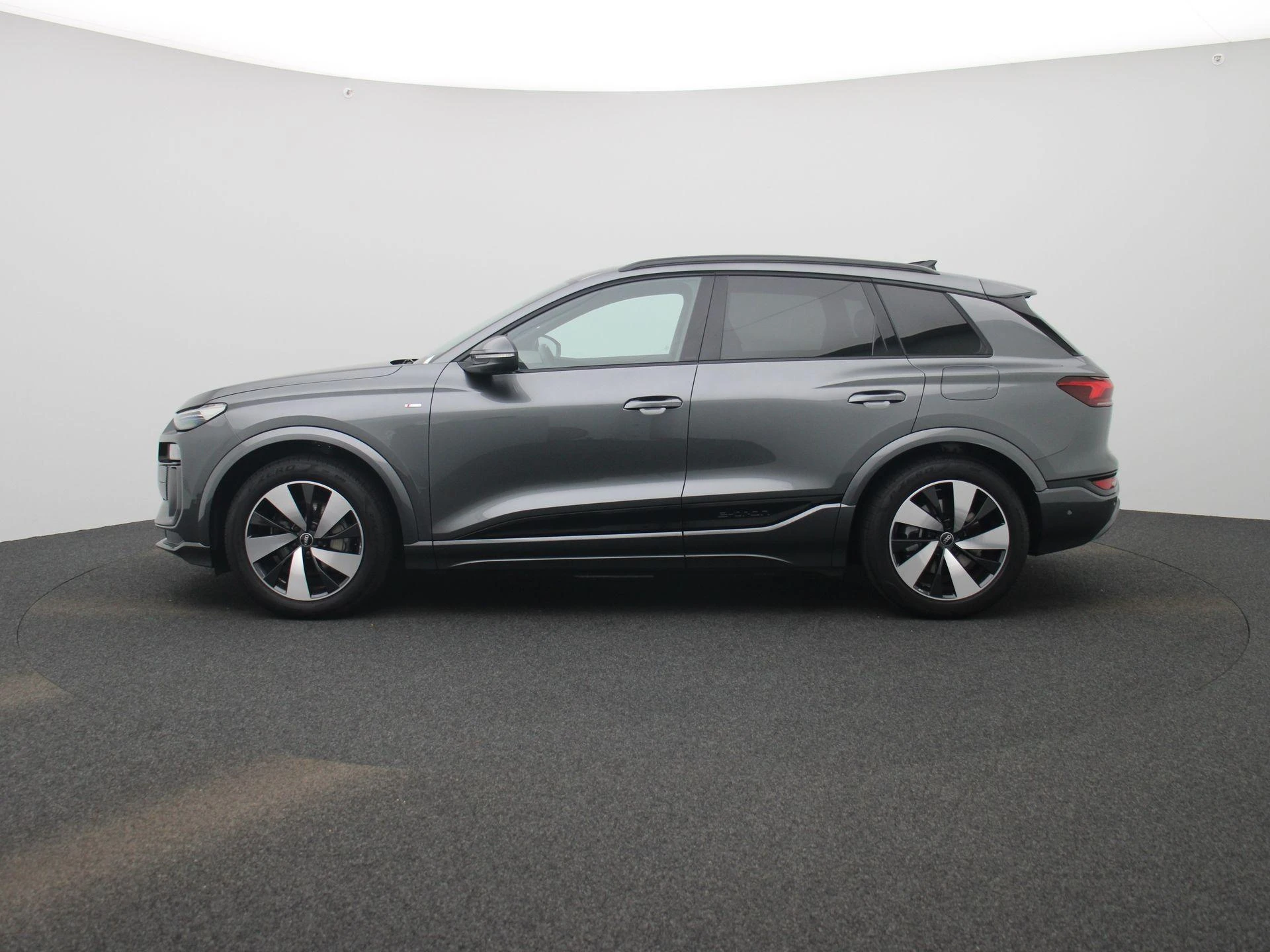 Audi-Q6 e-tron-image-3