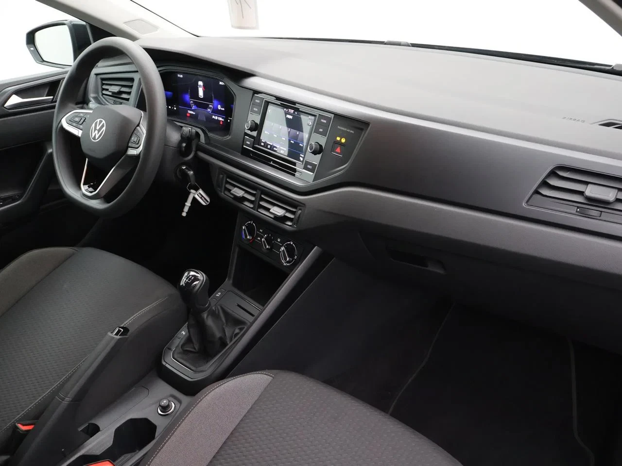 Volkswagen-Polo-image-10