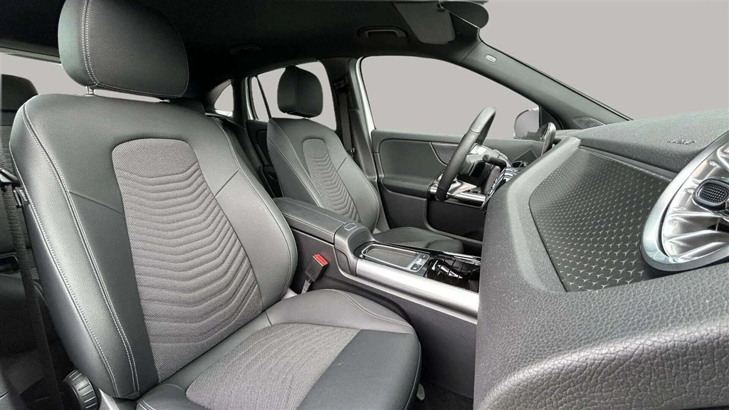Mercedes-Benz-EQA-image-18