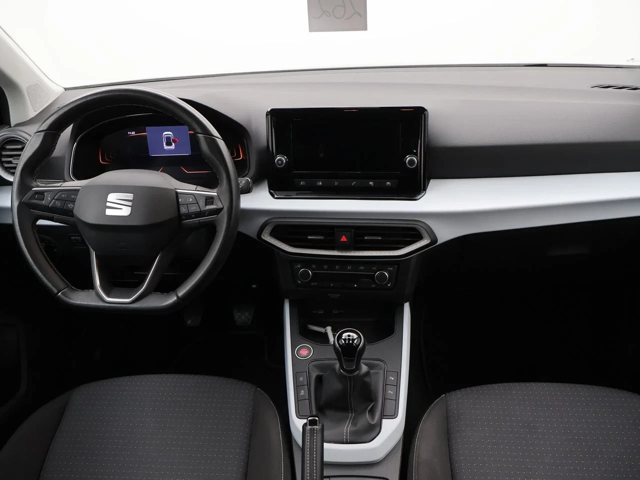 SEAT-Arona-image-13