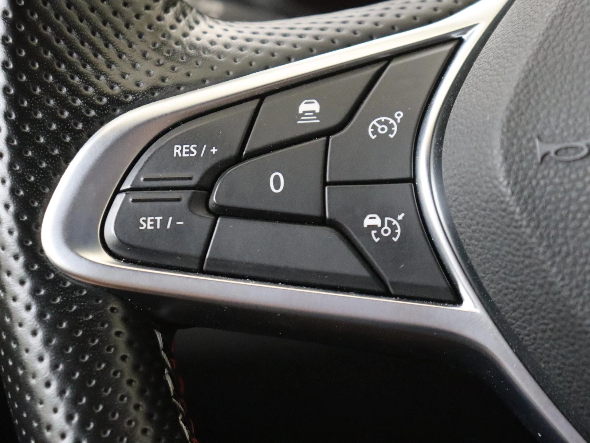 Renault-Arkana-image-12