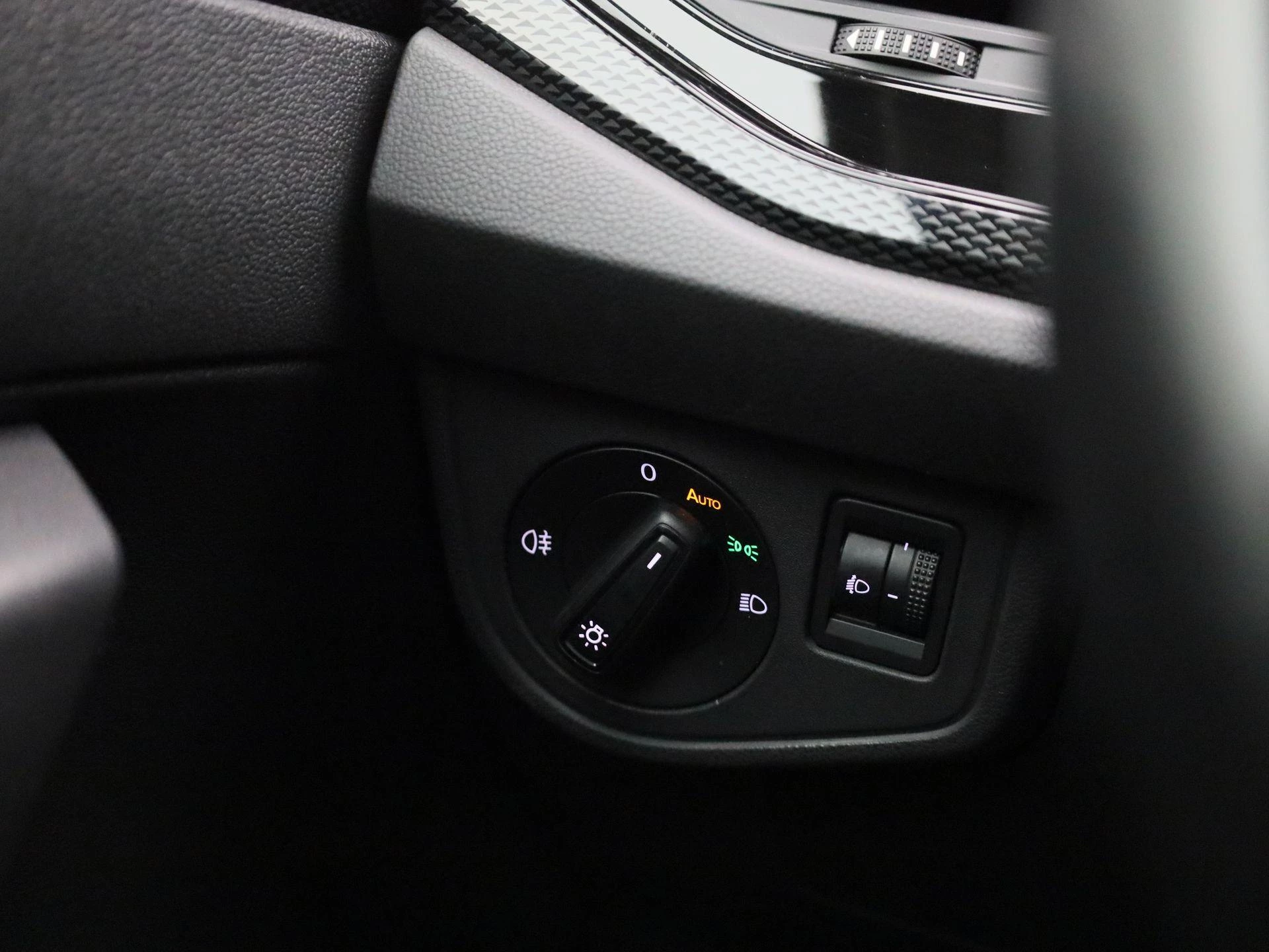 Volkswagen-Polo-image-20