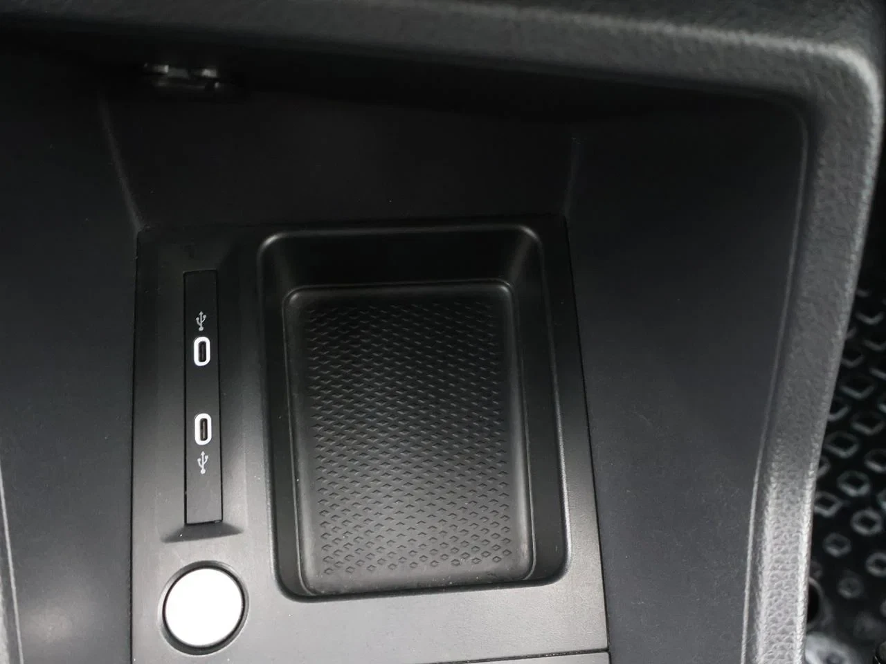 Volkswagen-Caddy-image-23