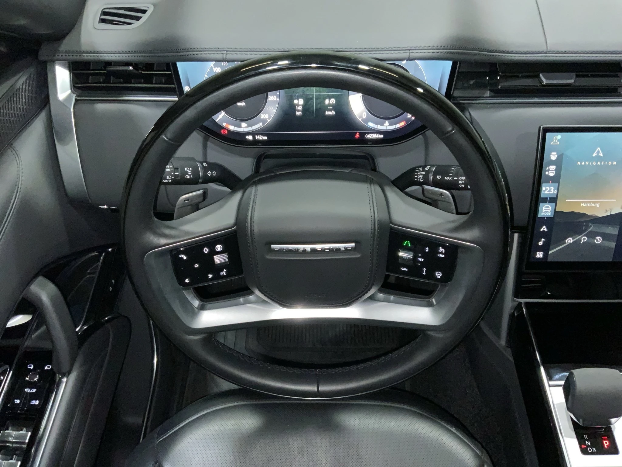 Land Rover--image-9