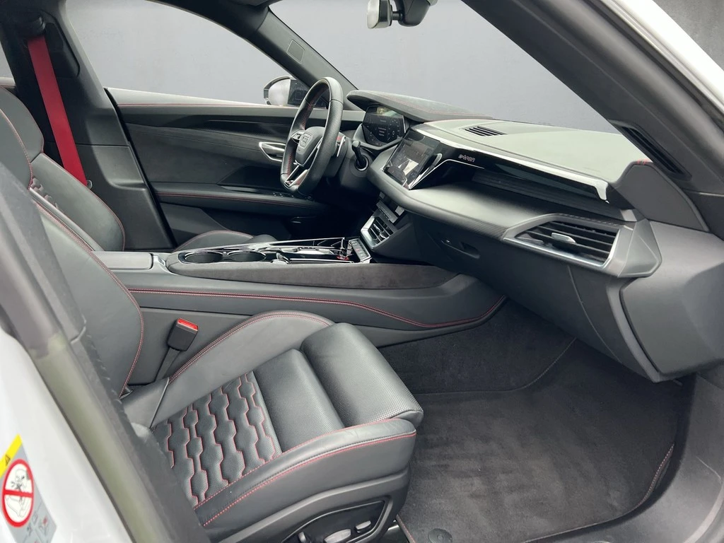 Audi-e-tron GT-image-12
