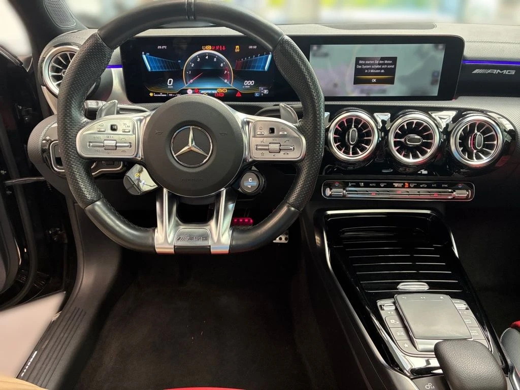 Mercedes-AMG-A-Klasse 35-image-10